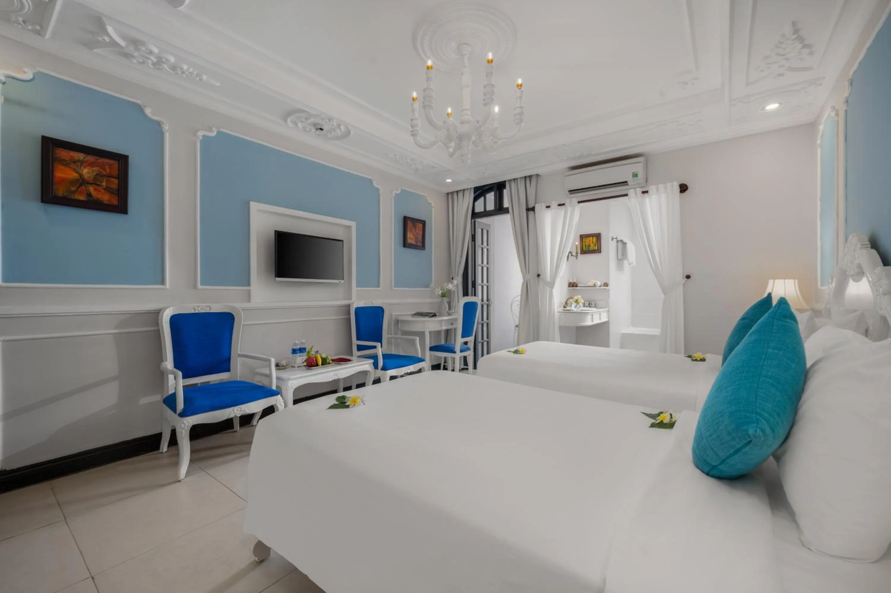 Bed in Hoi An Garden Palace and Spa - A Boutique Inspired by Nature