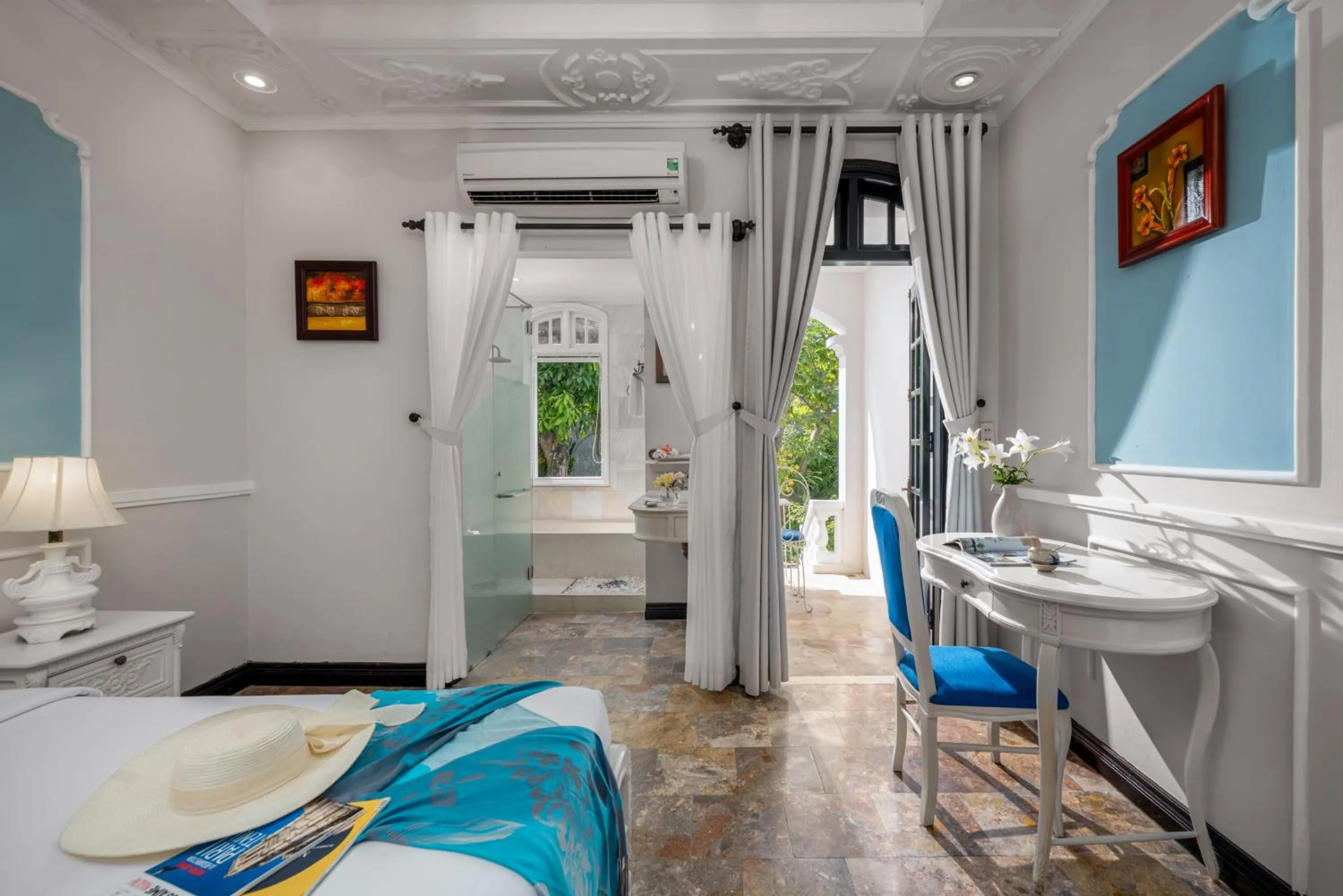 Shower in Hoi An Garden Palace and Spa - A Boutique Inspired by Nature