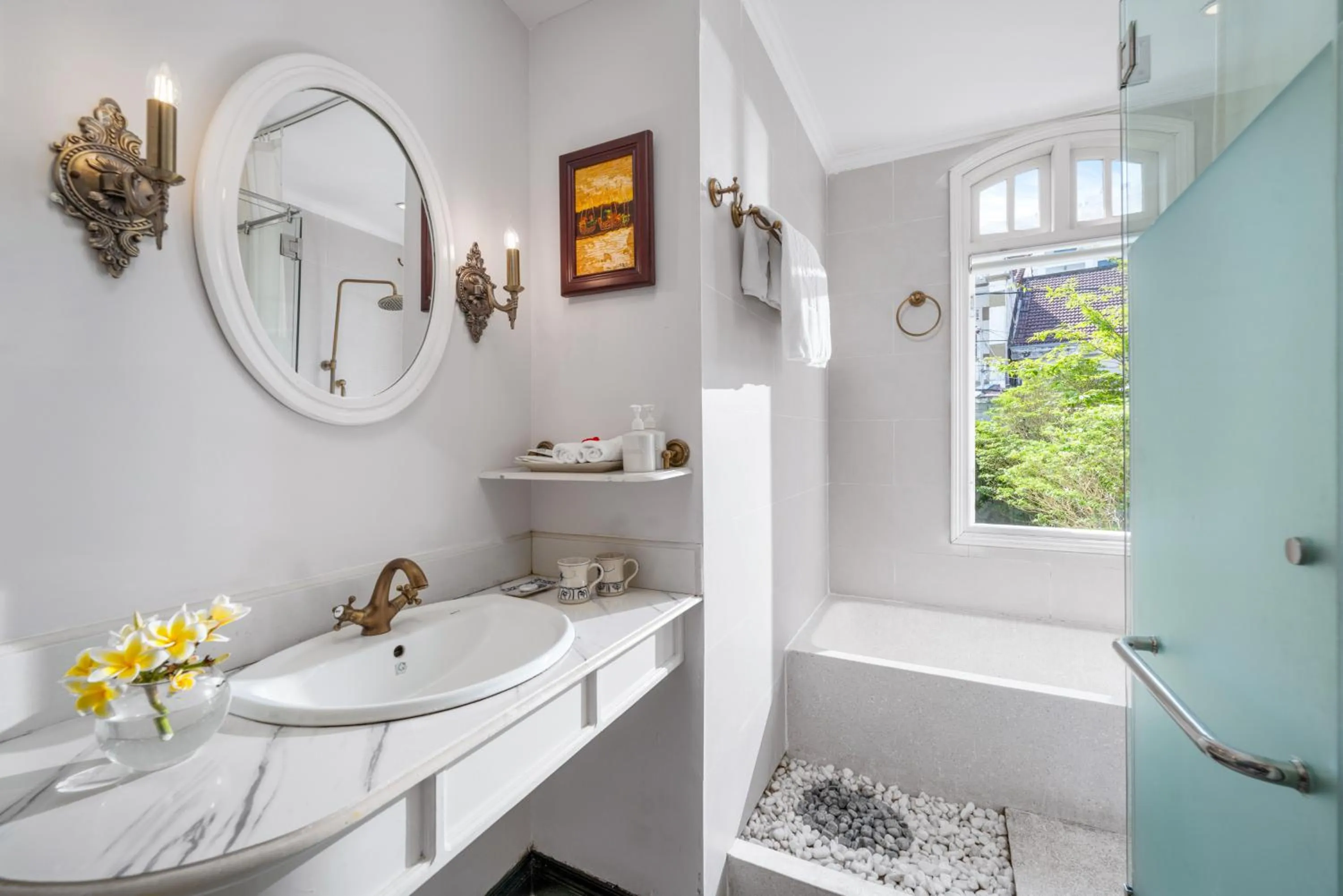 Shower in Hoi An Garden Palace and Spa - A Boutique Inspired by Nature