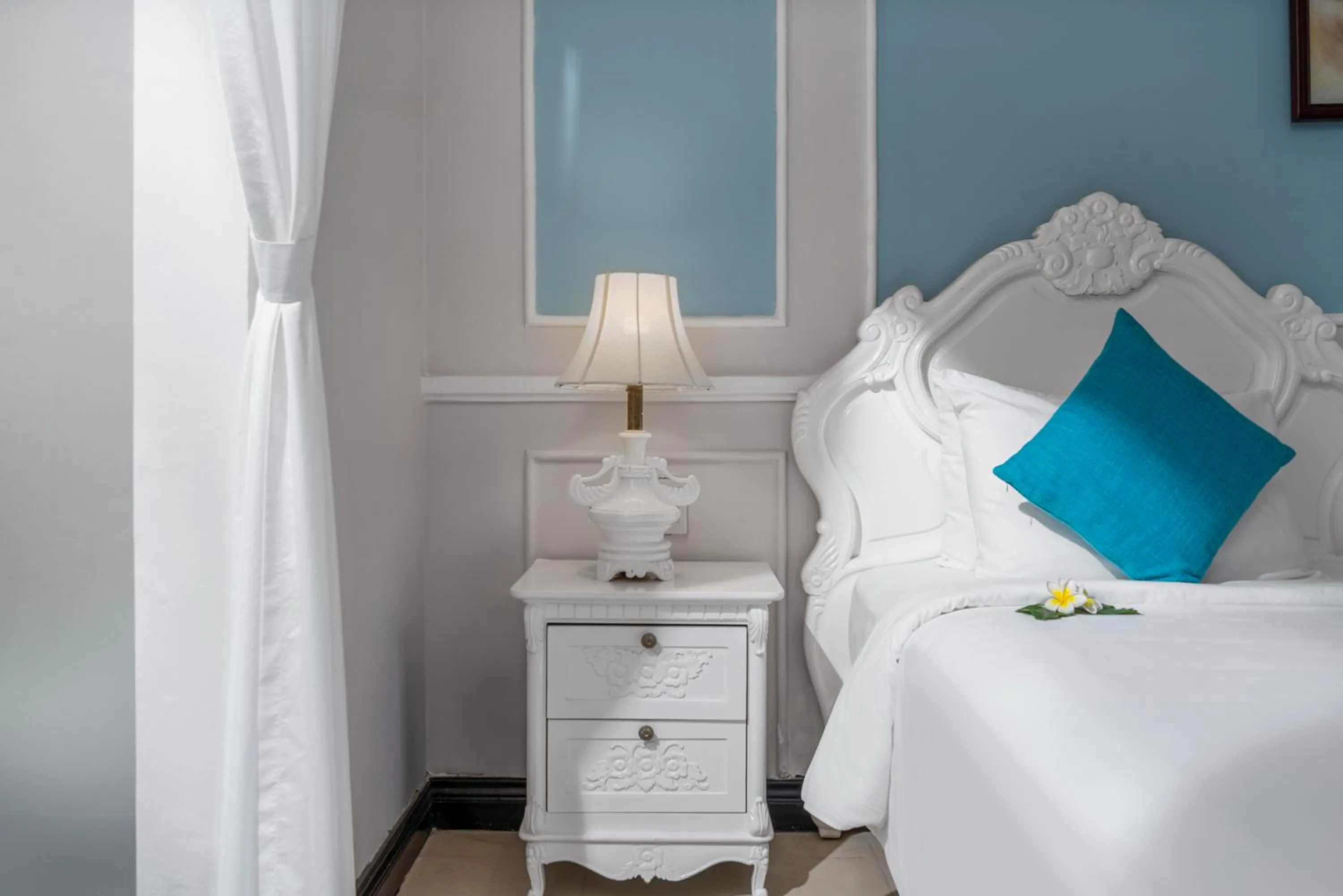 Bed in Hoi An Garden Palace and Spa - A Boutique Inspired by Nature