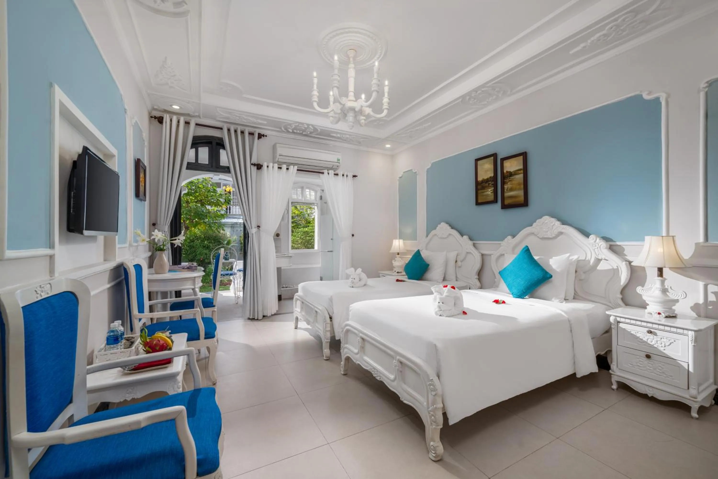 Bed in Hoi An Garden Palace and Spa - A Boutique Inspired by Nature
