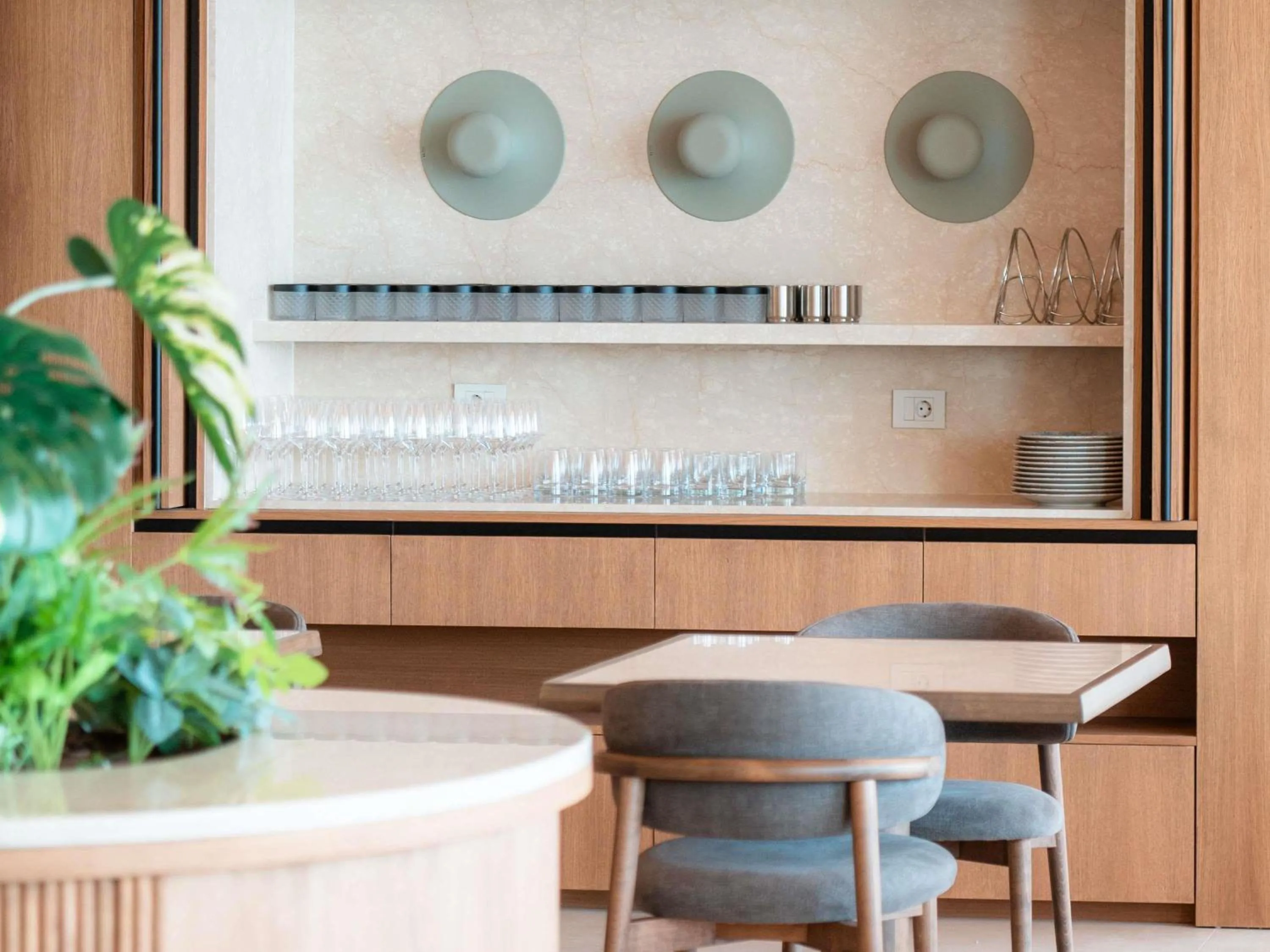 Restaurant/places to eat in Green Coast Hotel MGallery Collection