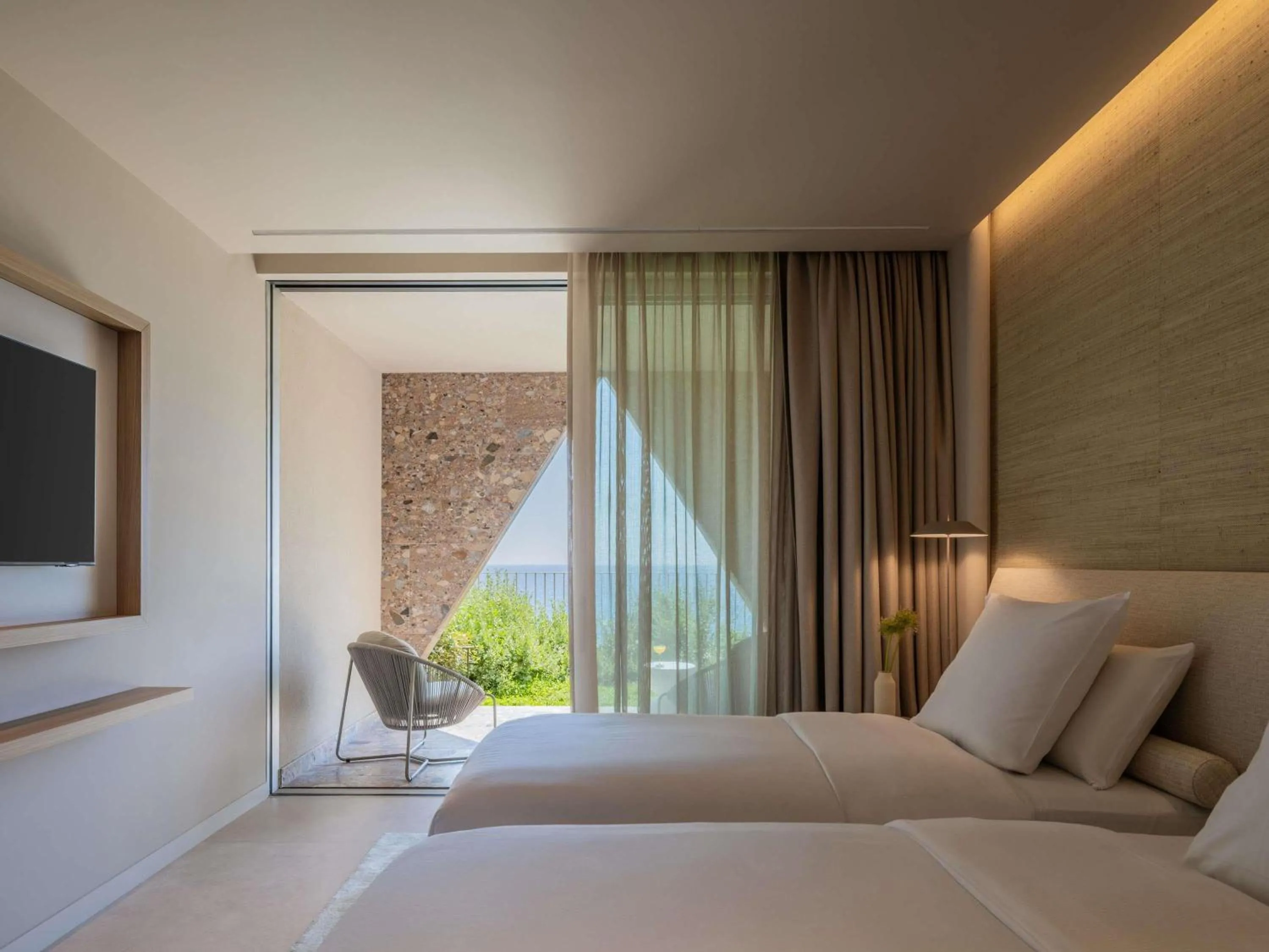 Bedroom, Bed in Green Coast Hotel MGallery Collection