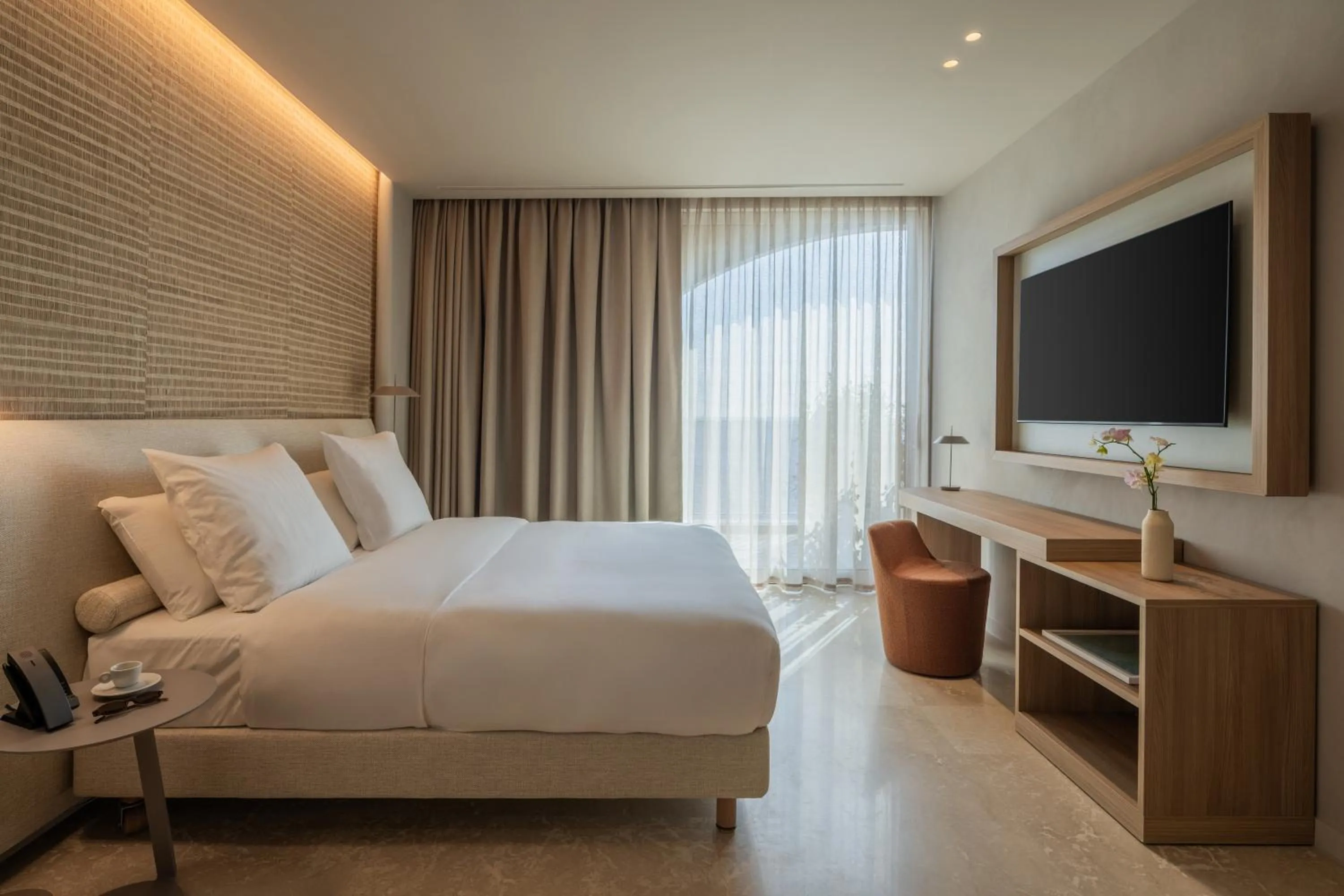 Bedroom, Bed in Green Coast Hotel MGallery Collection