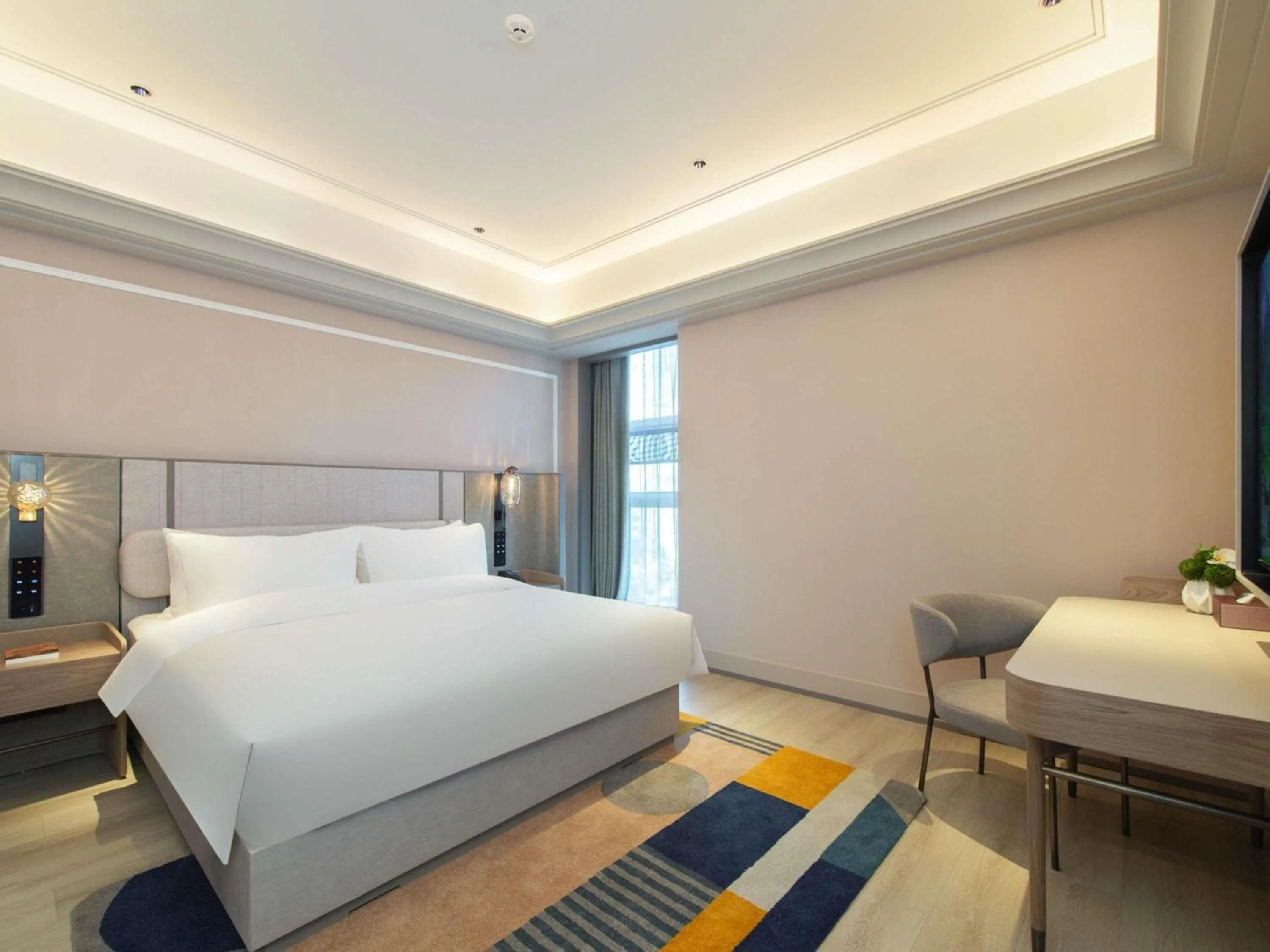 Bedroom, Bed in Mercure Haikou City Center