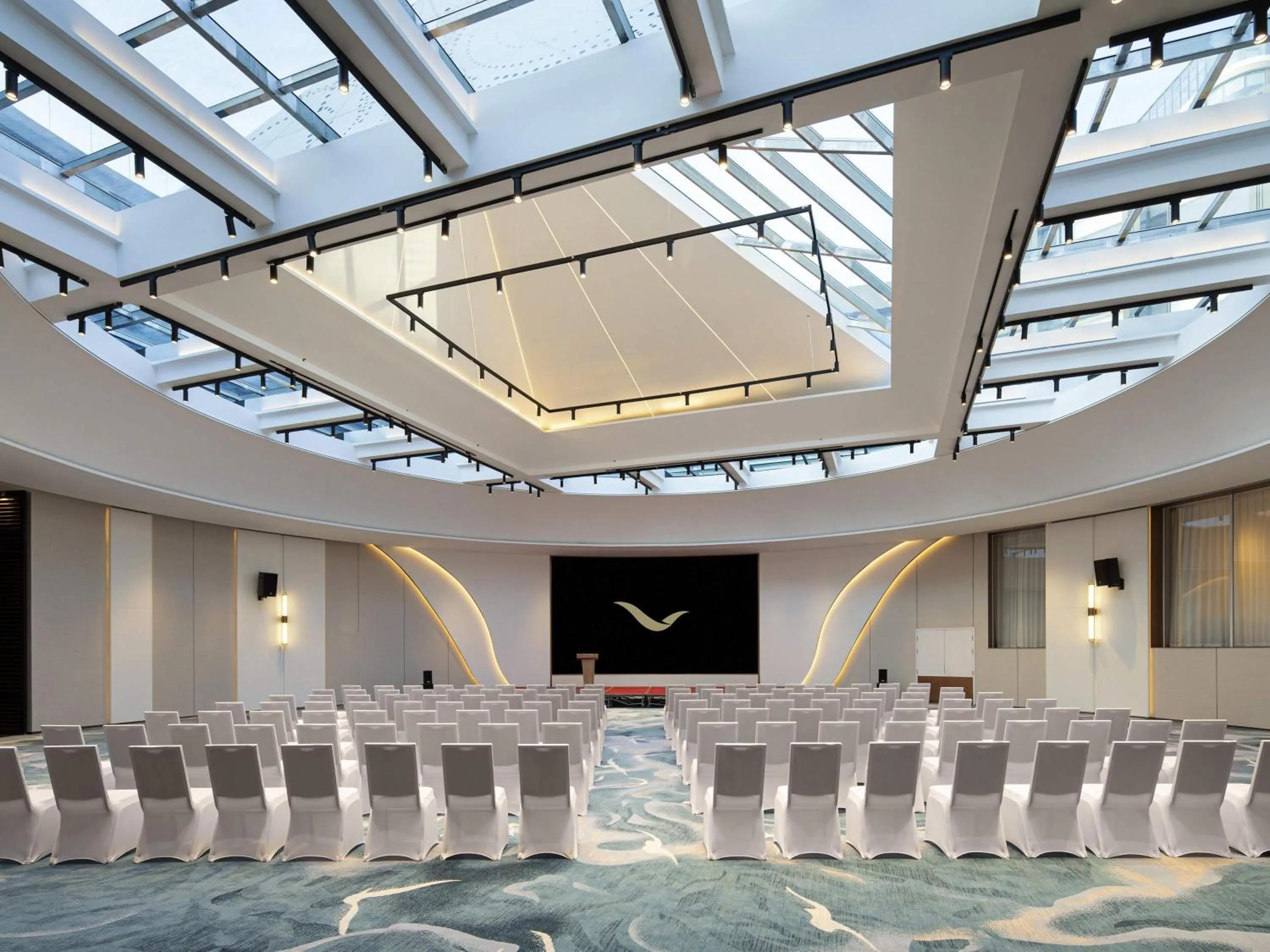 Meeting/conference room in Movenpick by Accor Qingdao Sunmei
