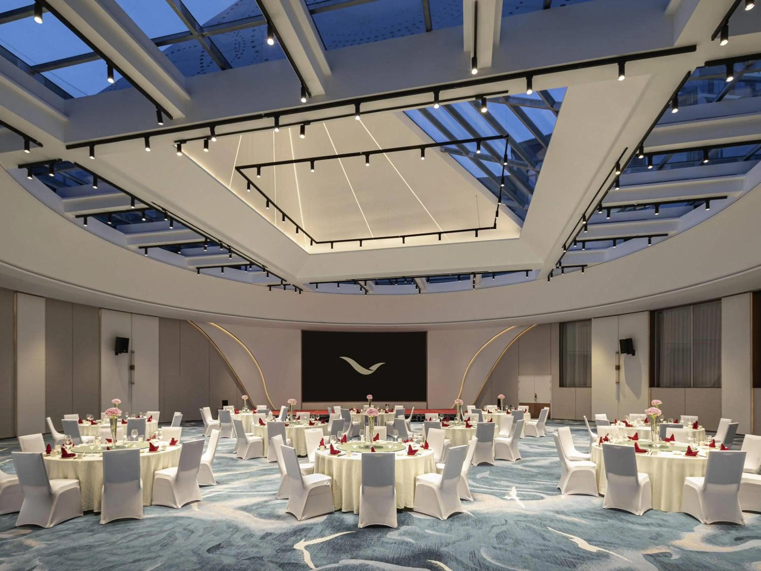 Meeting/conference room in Movenpick by Accor Qingdao Sunmei