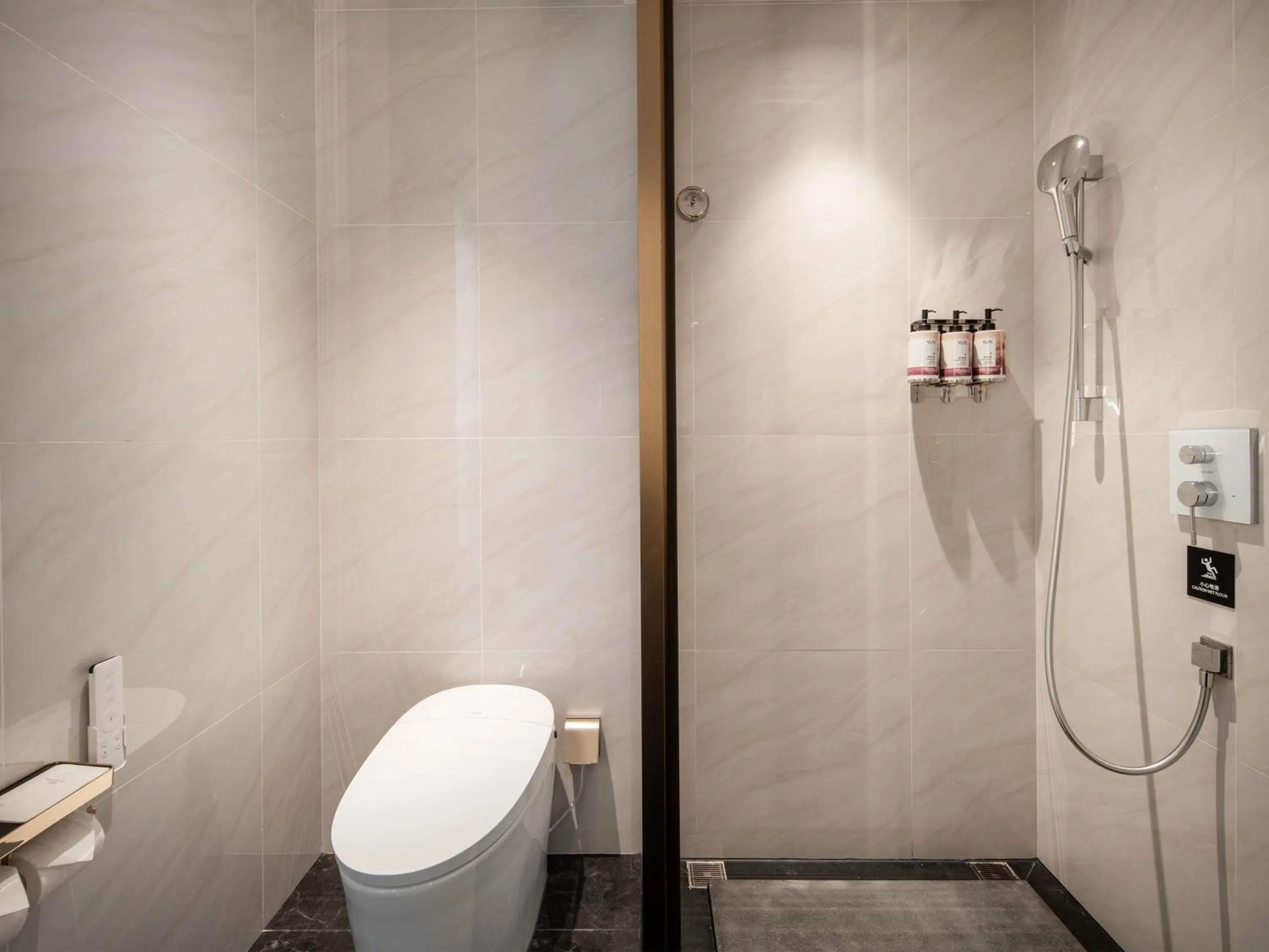 Bedroom in Mövenpick by Accor Kuanzhai Alley Chengdu