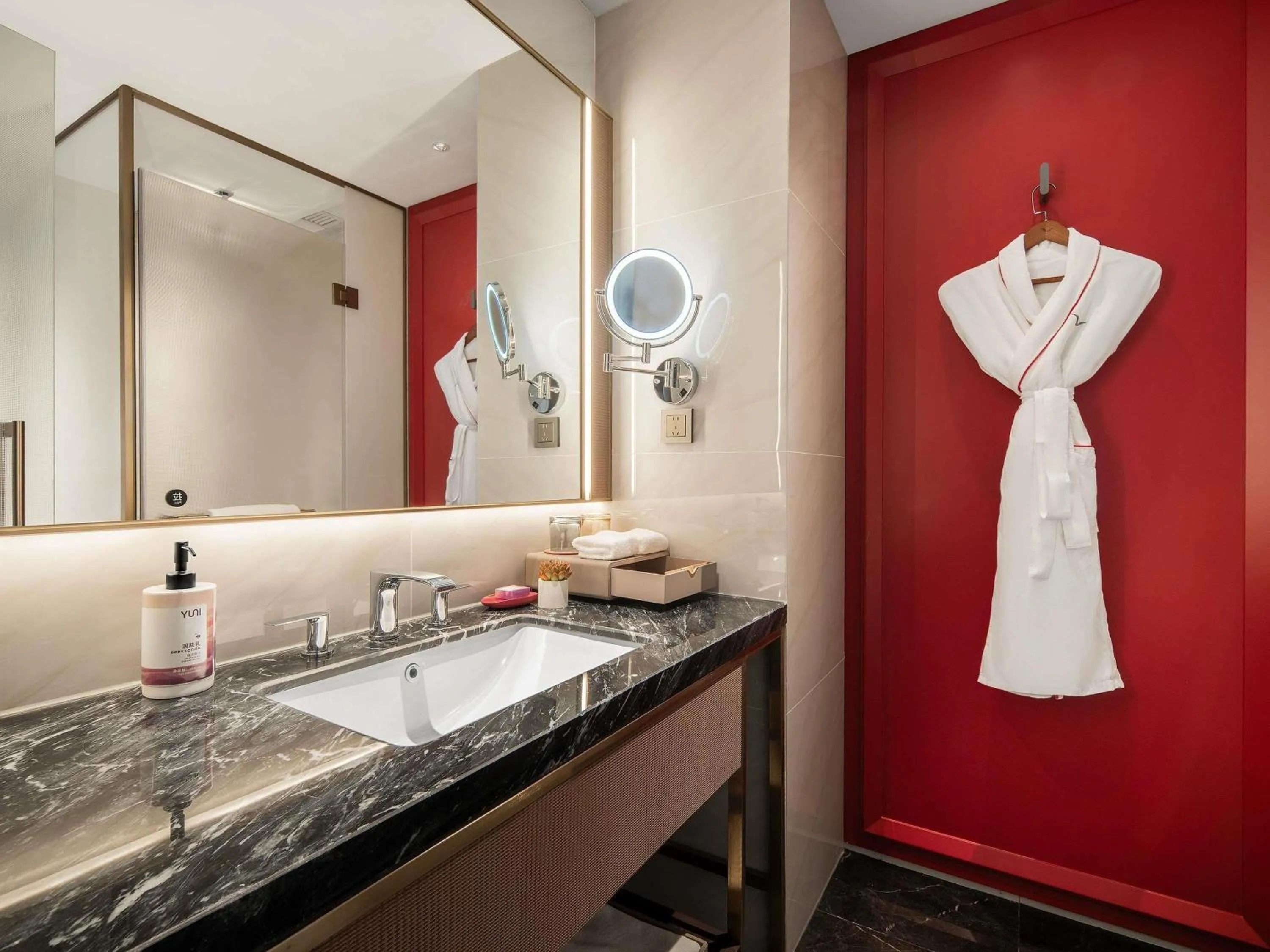 Bedroom in Mövenpick by Accor Kuanzhai Alley Chengdu