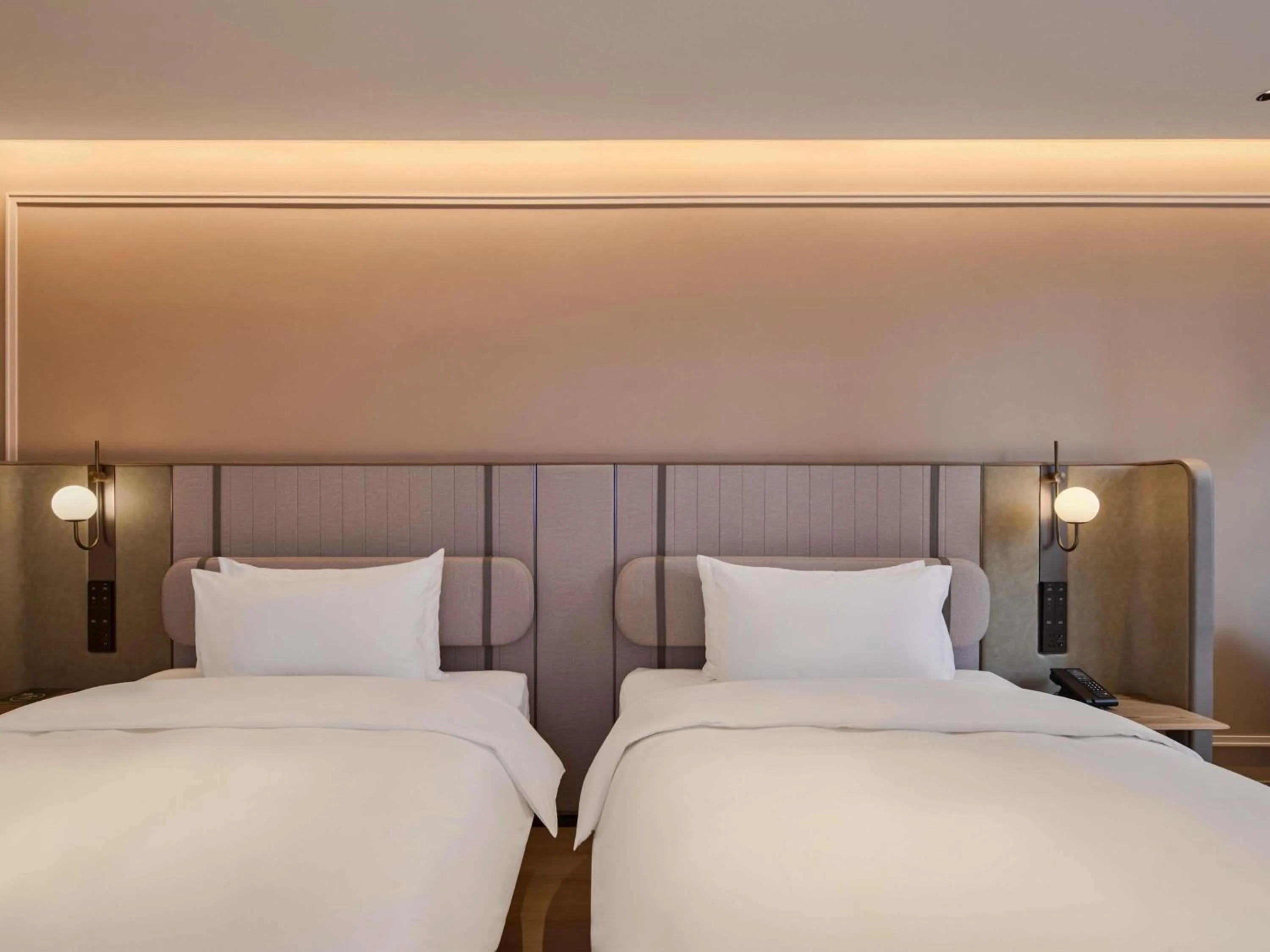 Bedroom, Bed in Mercure Hangzhou West Lake Fengqi Road