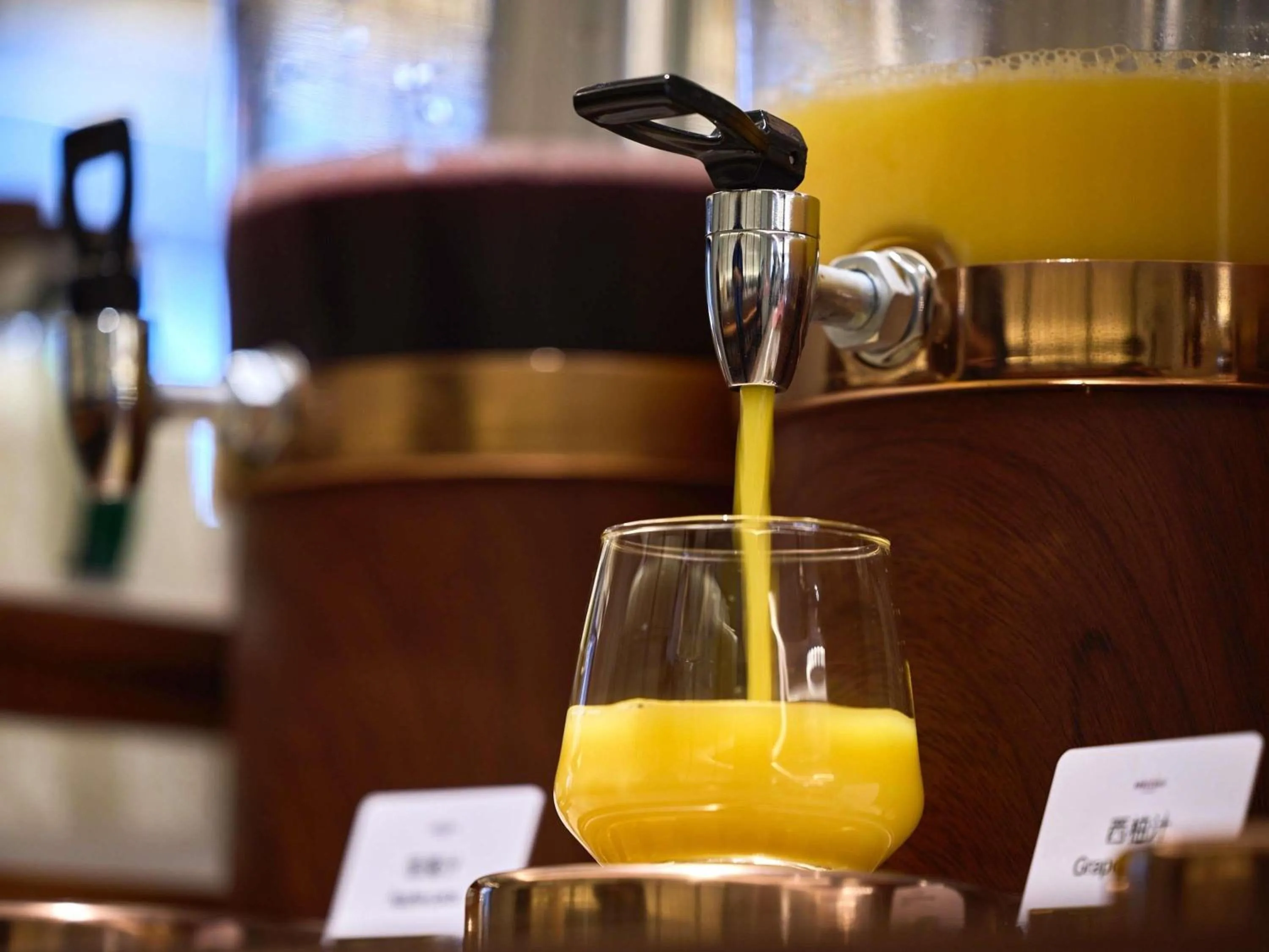 Restaurant/places to eat in Mercure Hangzhou West Lake Fengqi Road