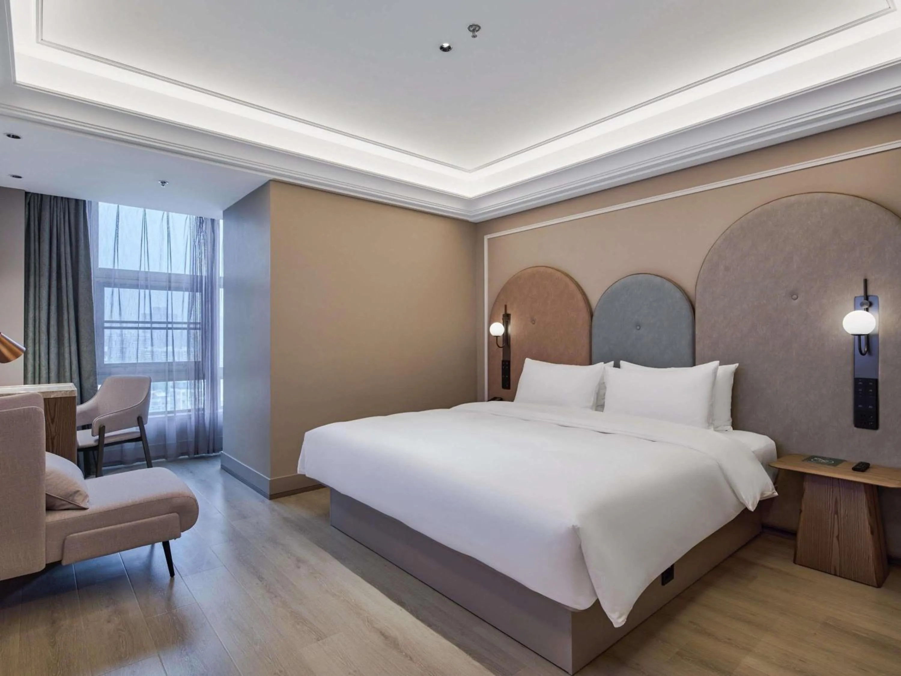 Photo of the whole room, Bed in Mercure Hangzhou West Lake Fengqi Road