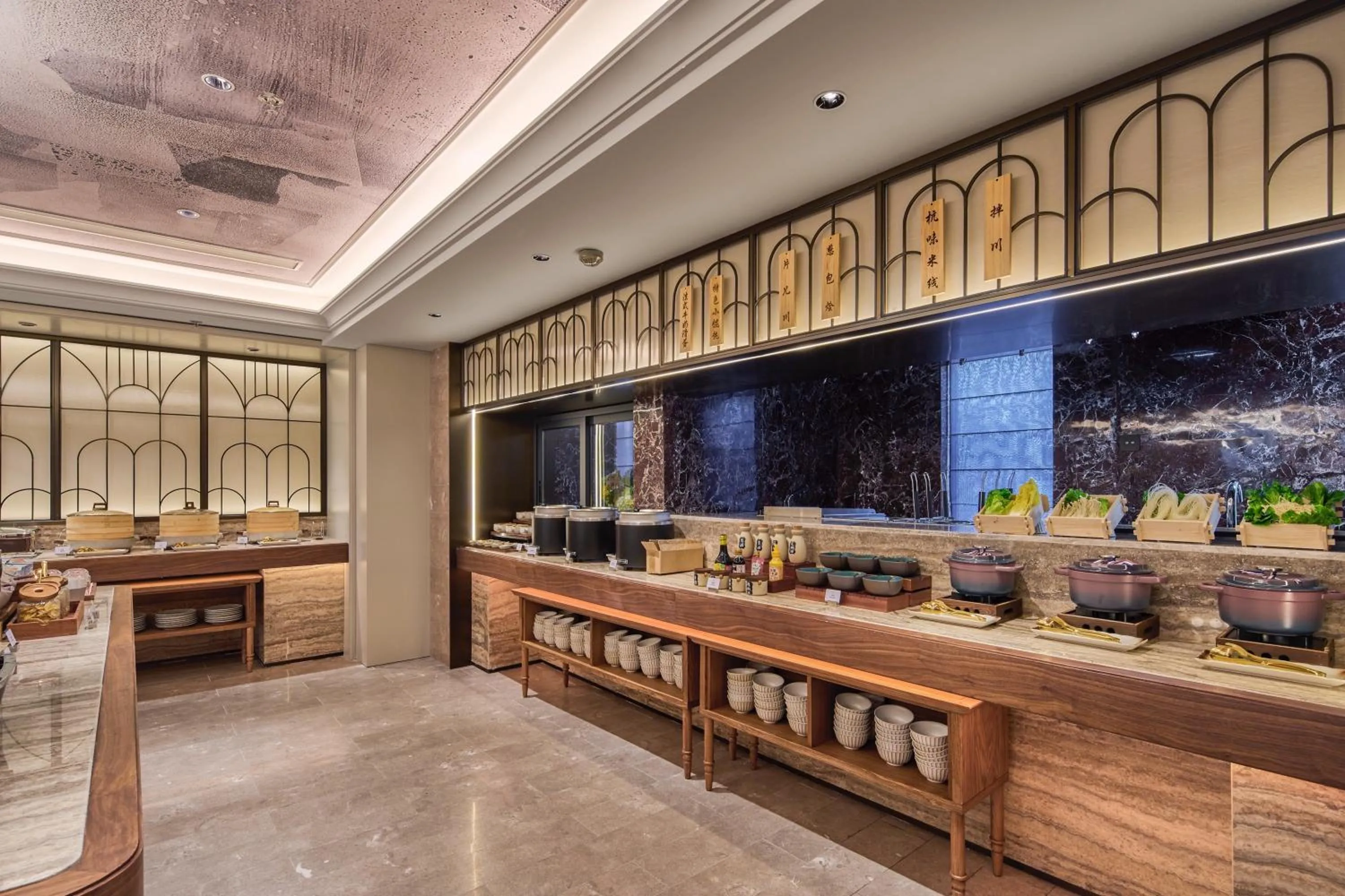 Restaurant/places to eat in Mercure Hangzhou West Lake Fengqi Road