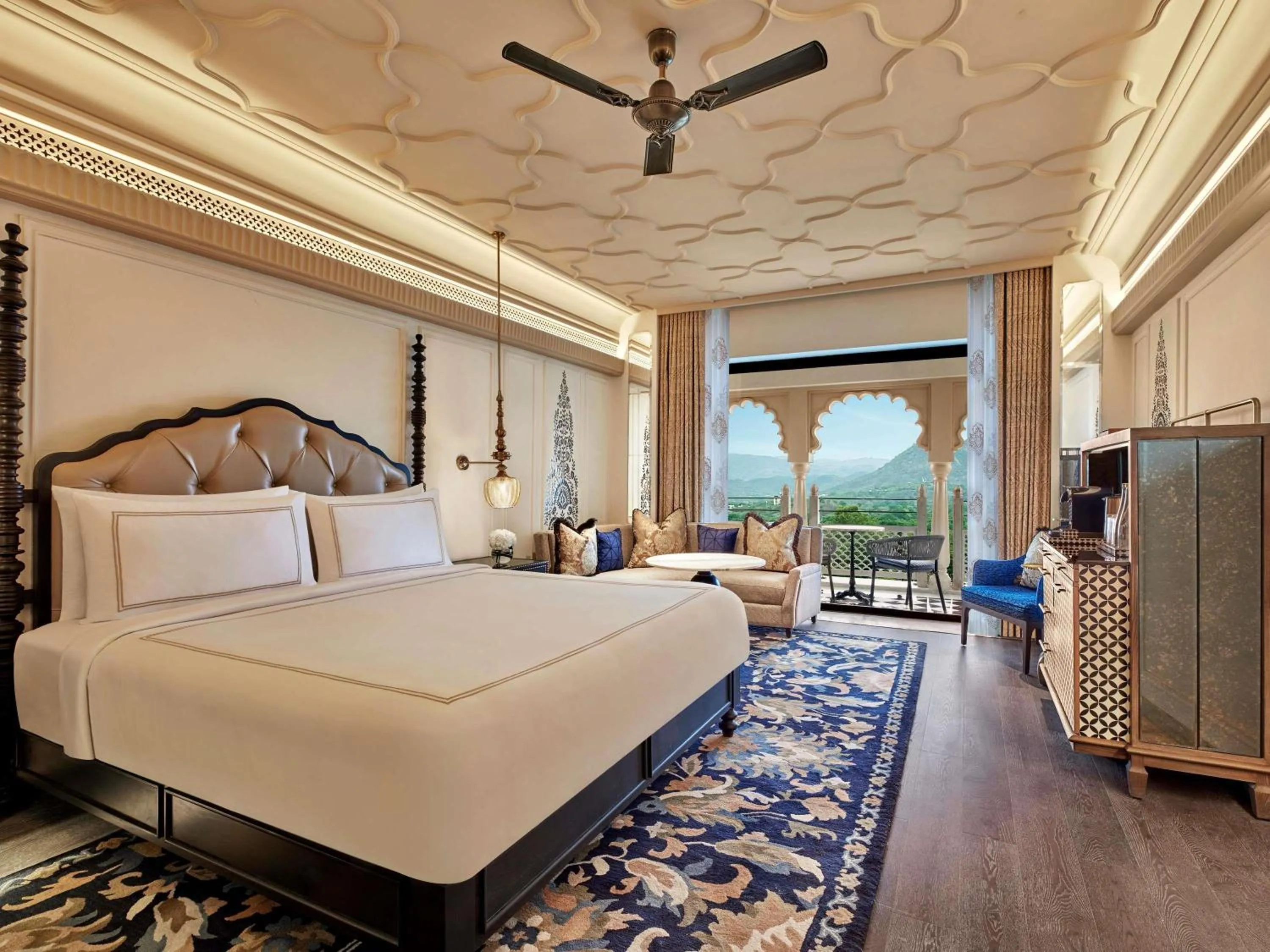 Bedroom, Bed in Fairmont Udaipur Palace