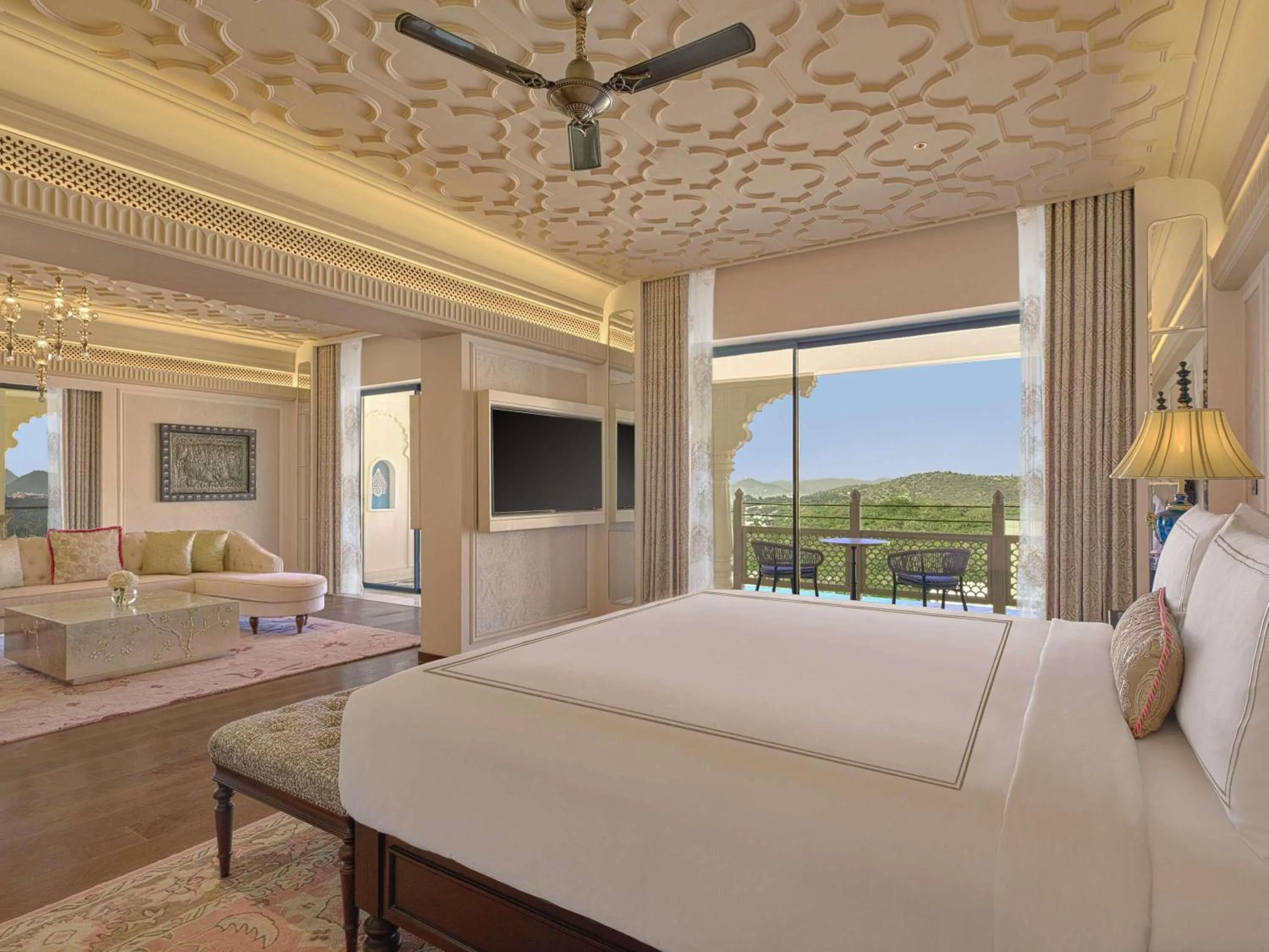 Bedroom, Bed in Fairmont Udaipur Palace