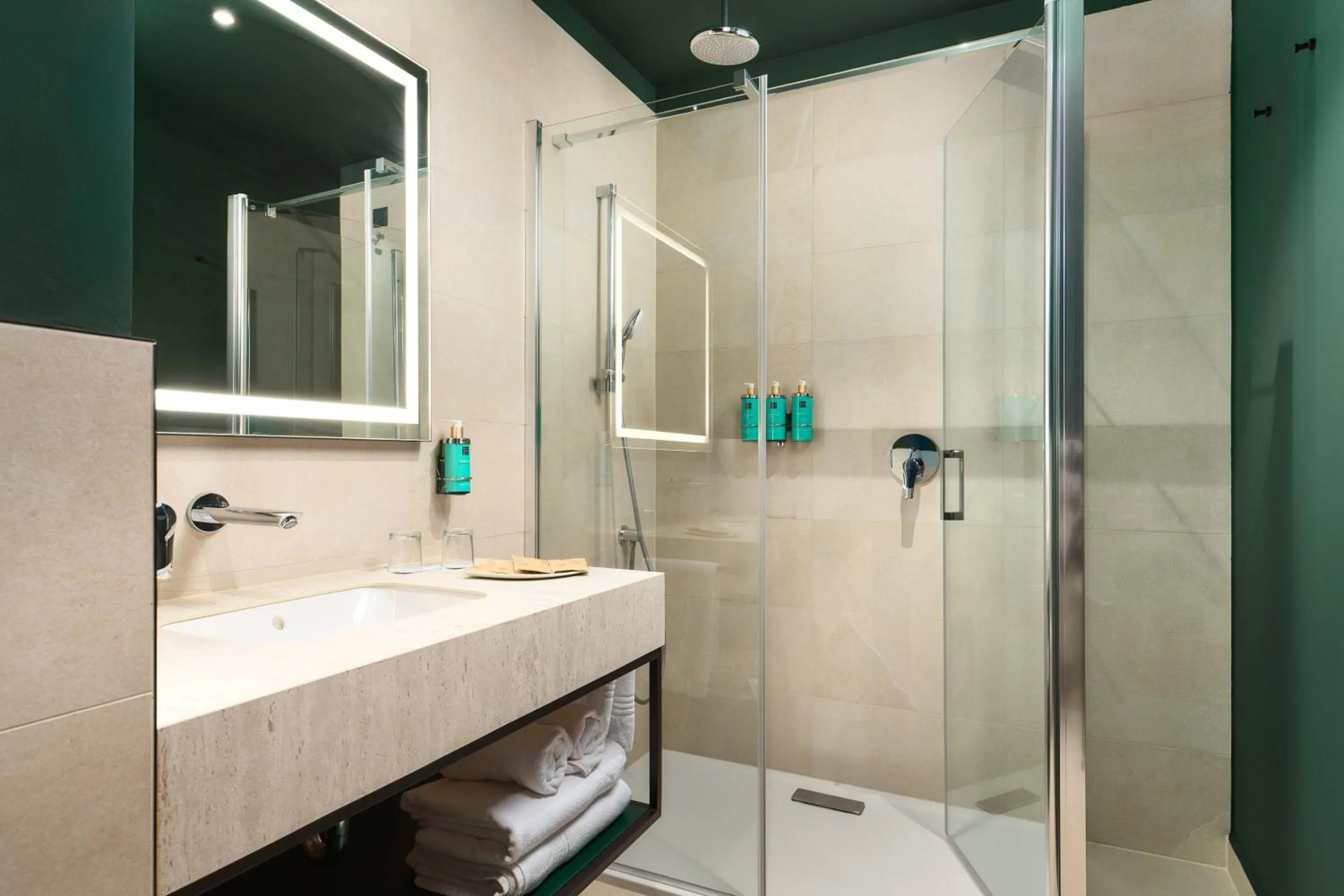 Bathroom in Novotel Zagreb