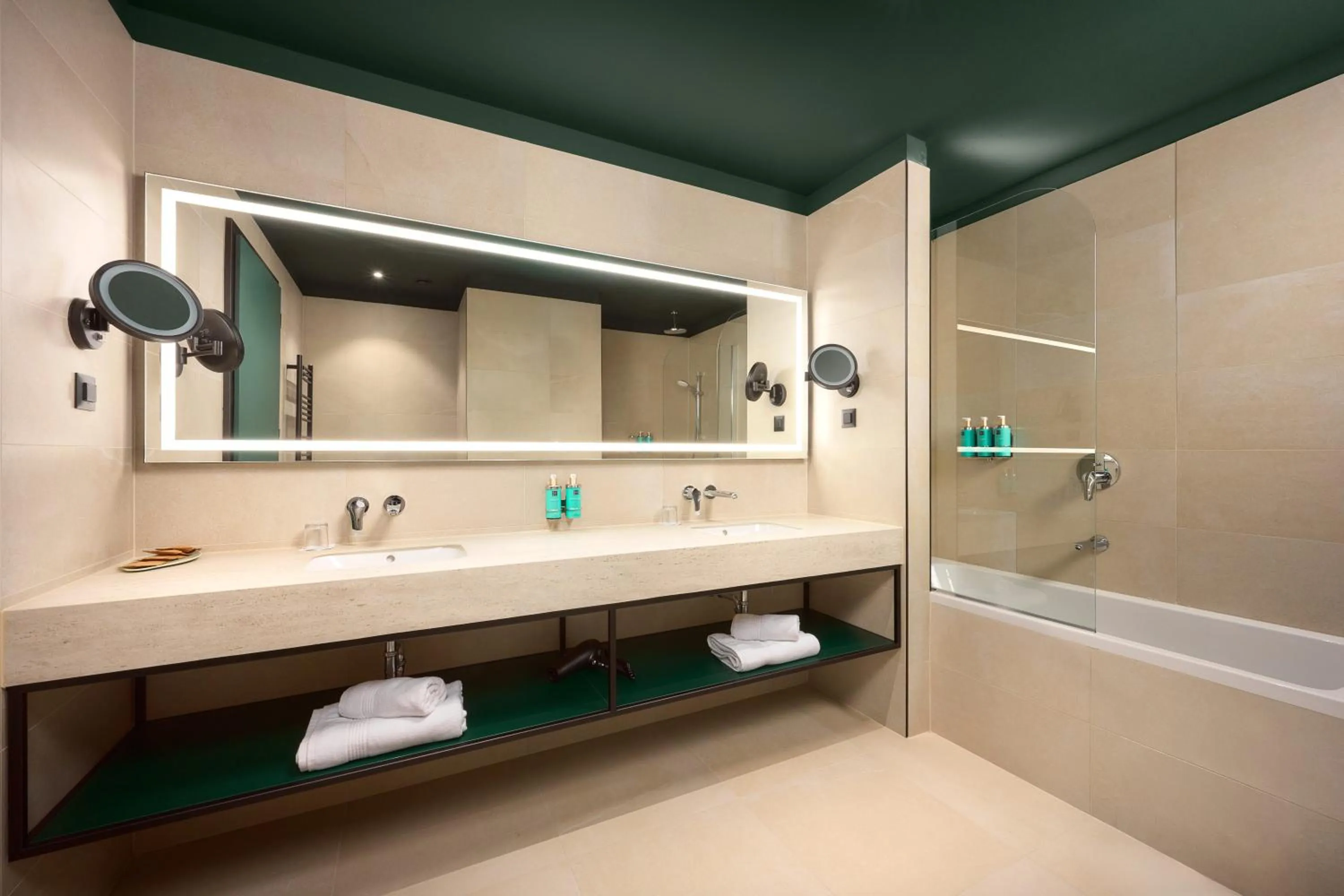 Bathroom in Novotel Zagreb