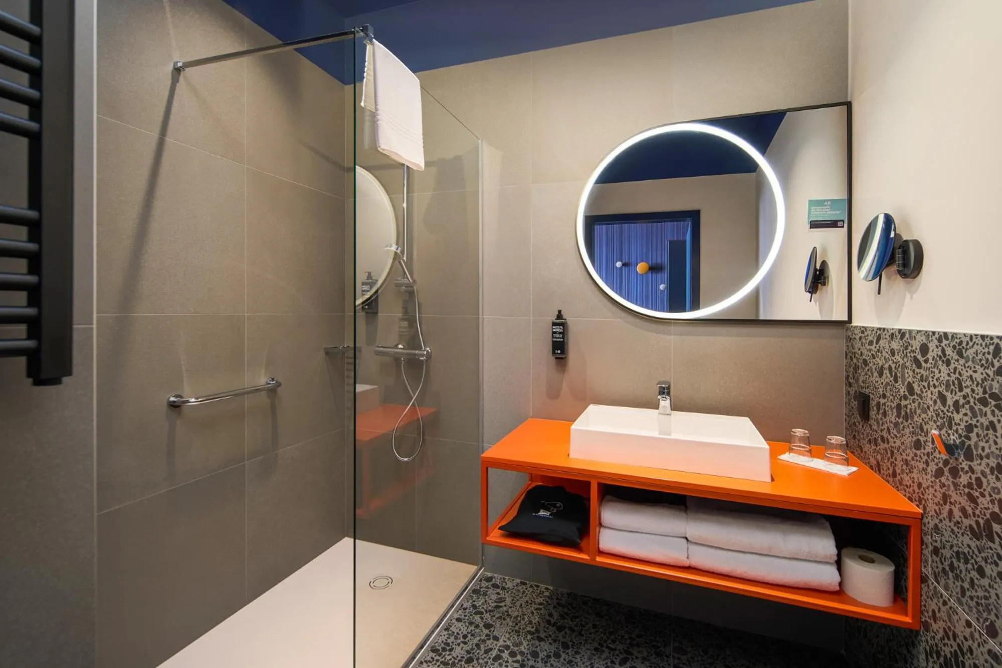 Shower in ibis Styles Katowice Airport