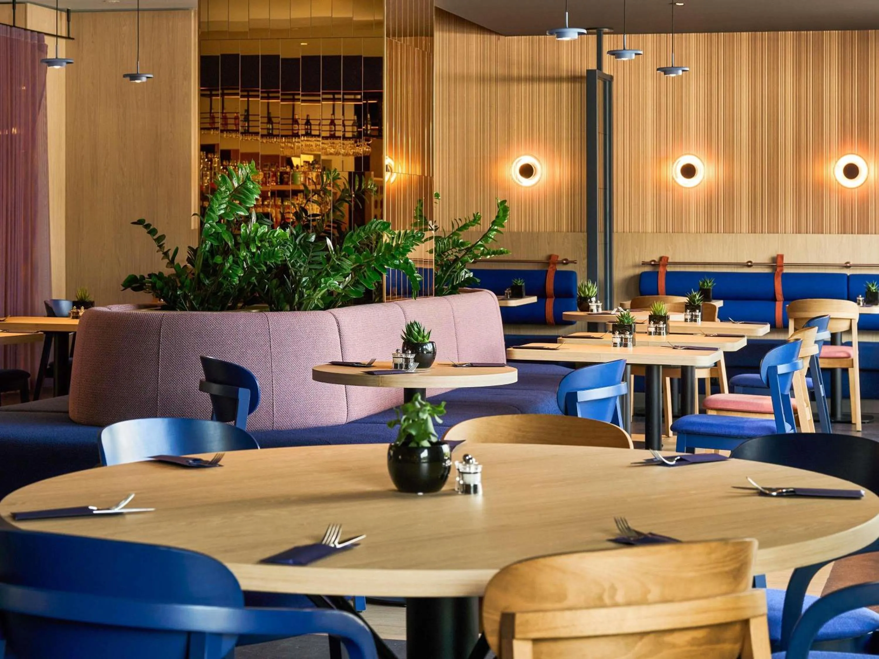 Restaurant/places to eat in ibis Styles Katowice Airport