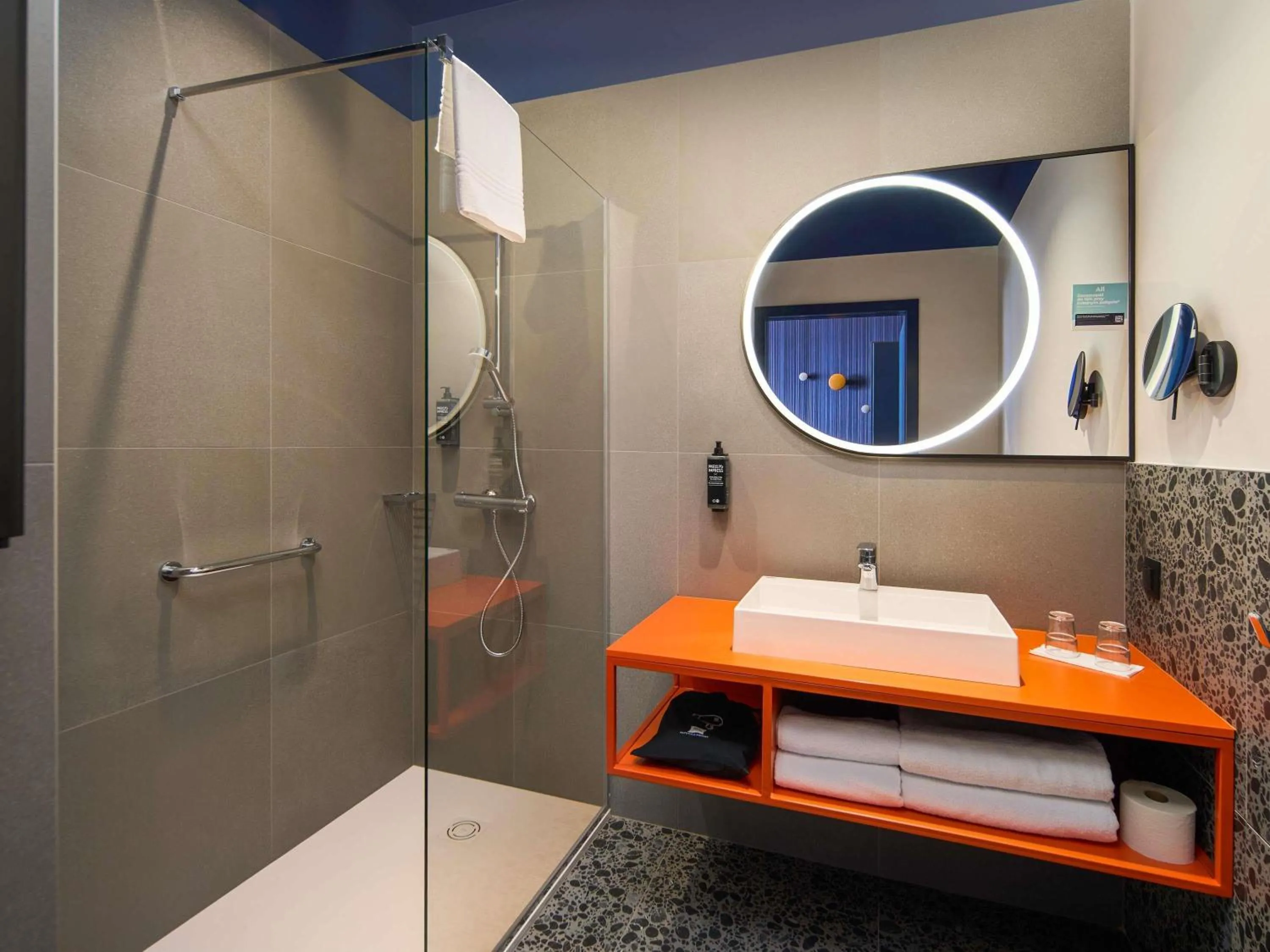 Bedroom in ibis Styles Katowice Airport