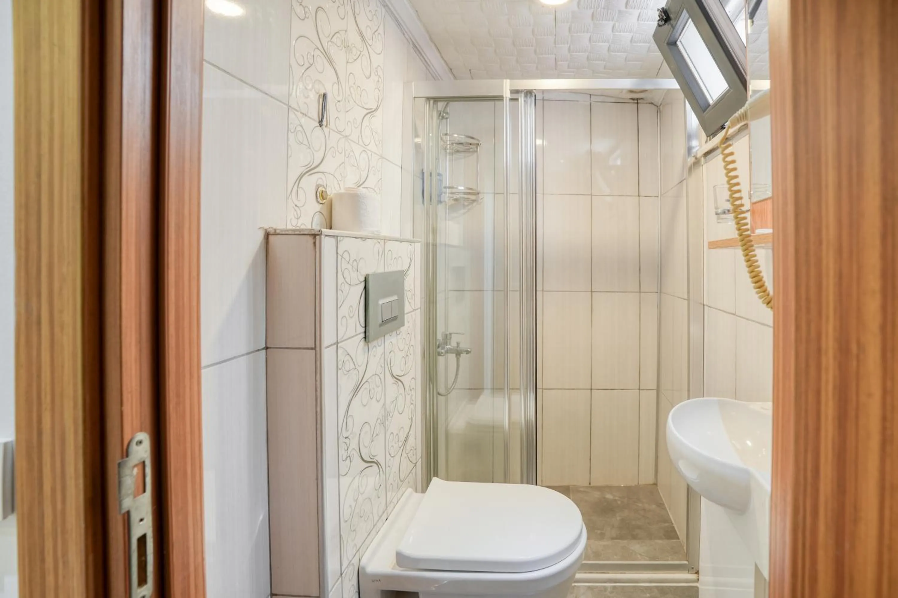 Shower in Viva Butik Sirkeci