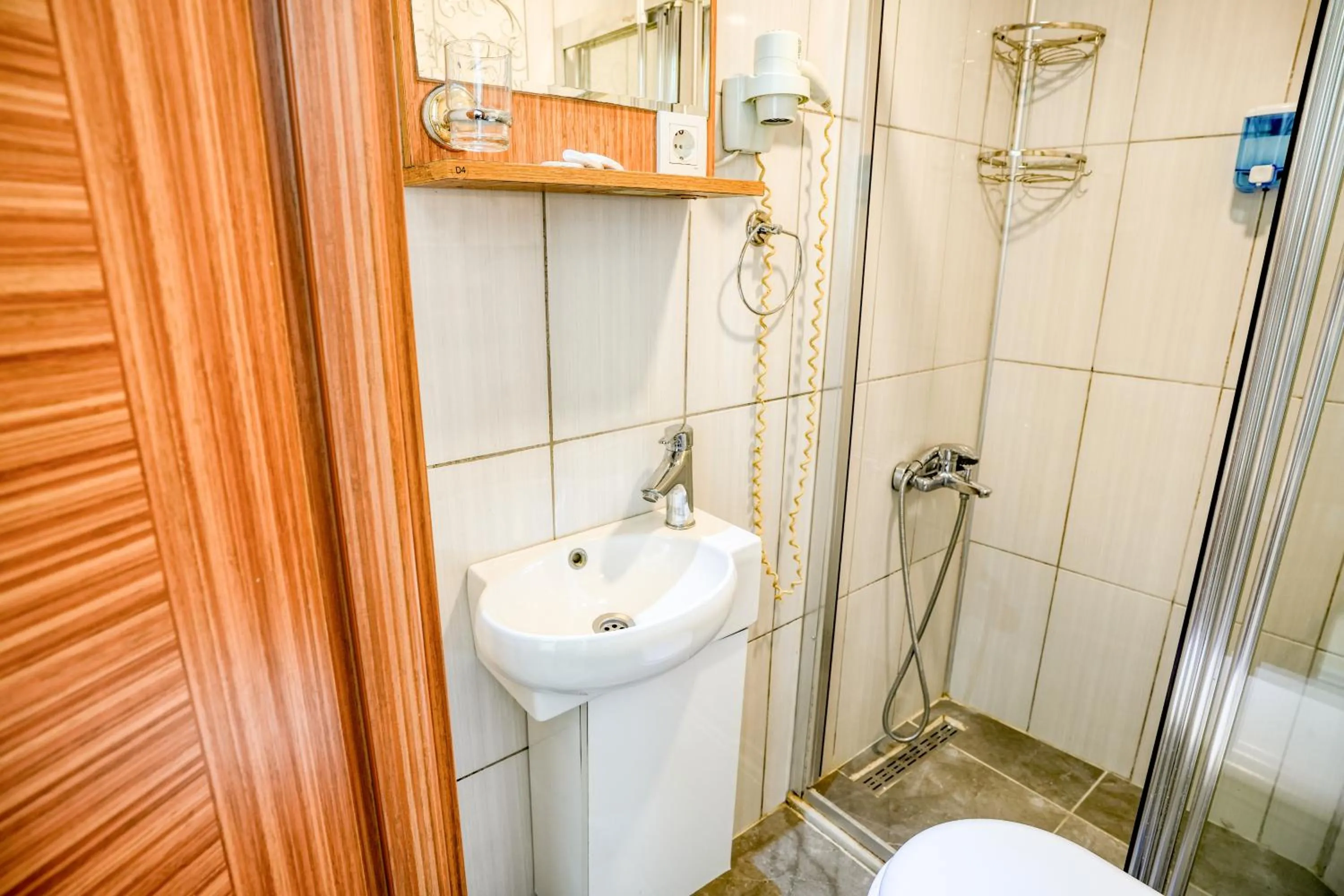 Shower in Viva Butik Sirkeci