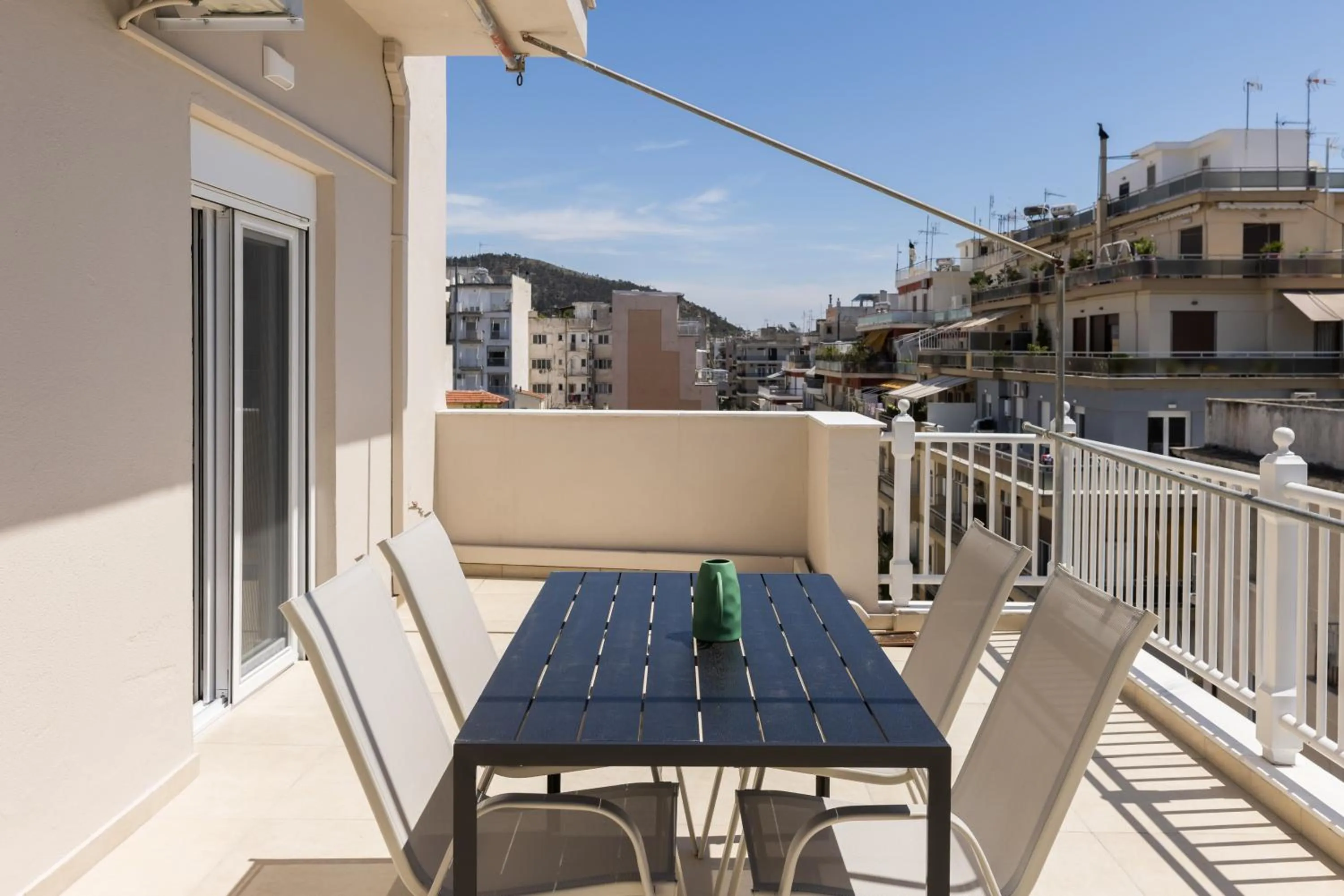 Day in Celine Volos by halu! Cozy apartments in the center