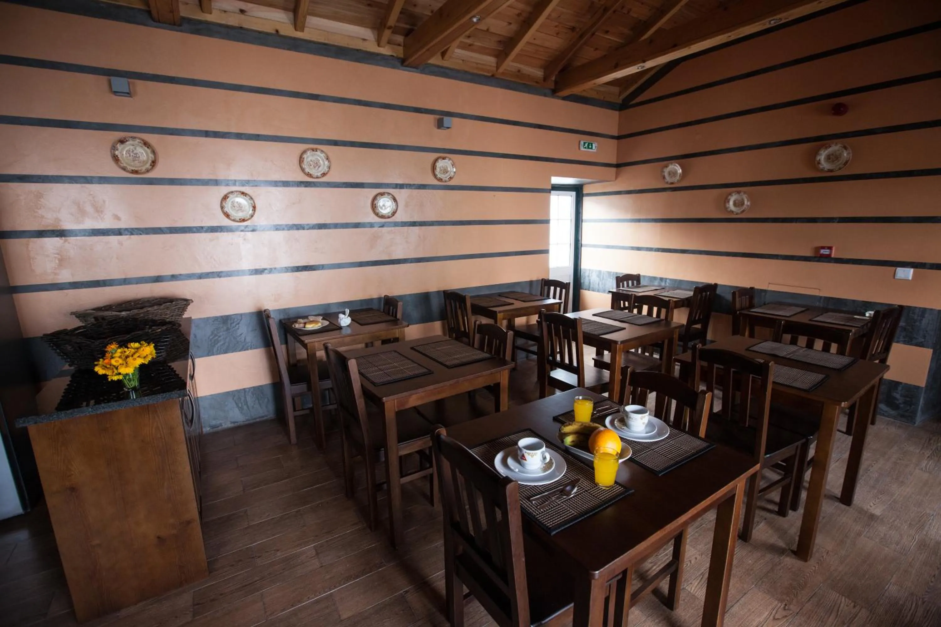 Communal kitchen in Pico da Saudade