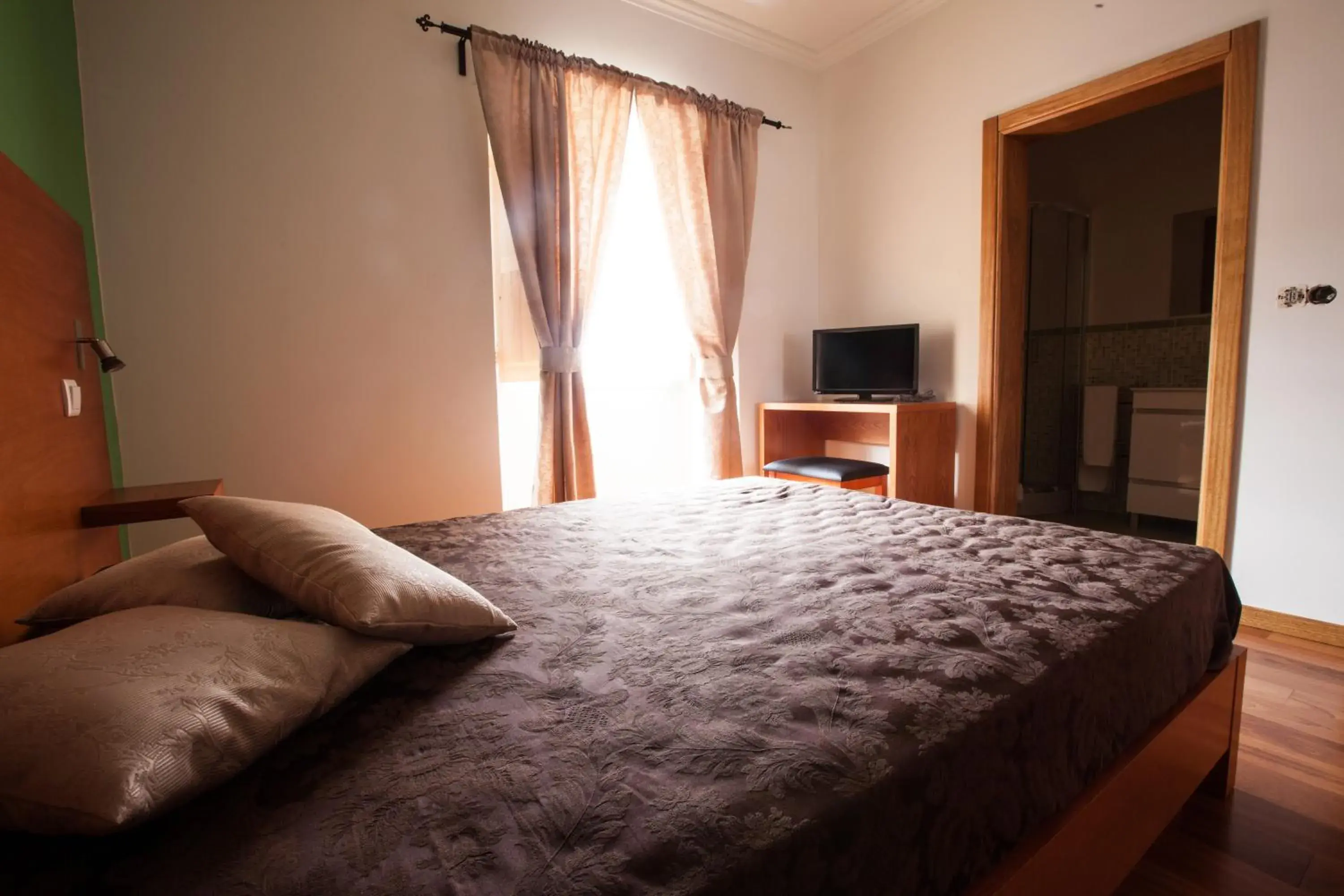 Single Room with Bathroom in Pico da Saudade Single Room with Bathroom in Pico da Saudade