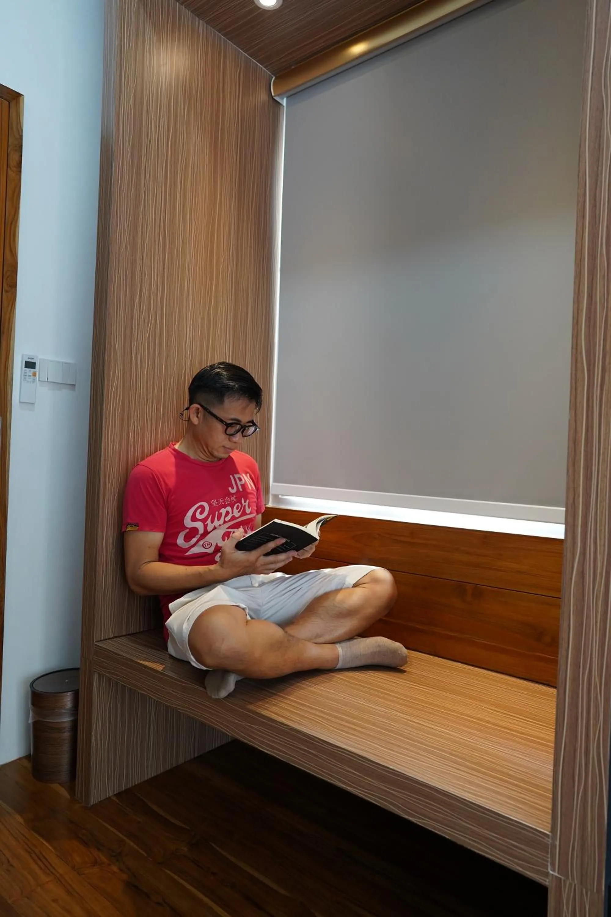 People in Ashi Poshtel