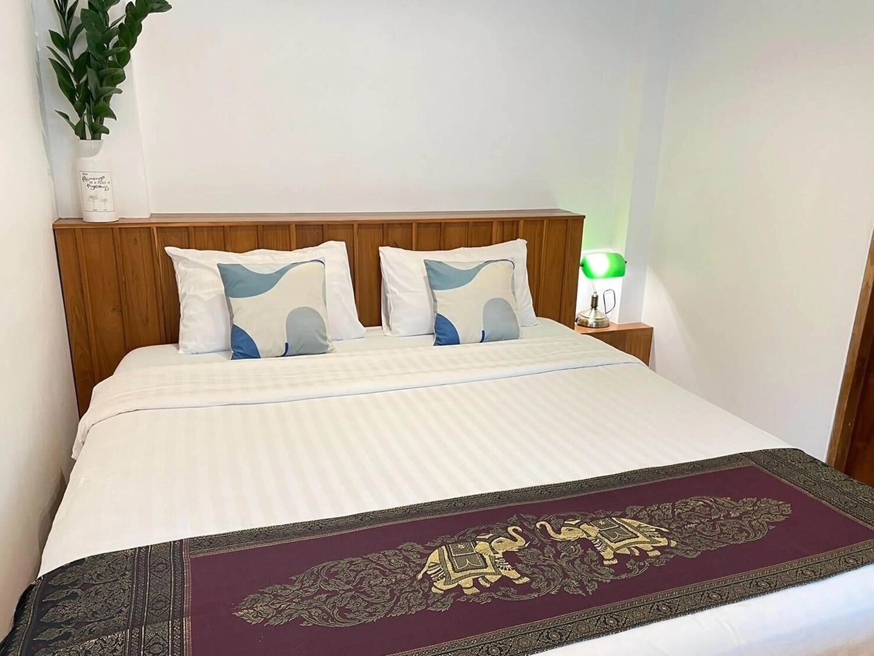 Bedroom, Bed in Ashi Poshtel