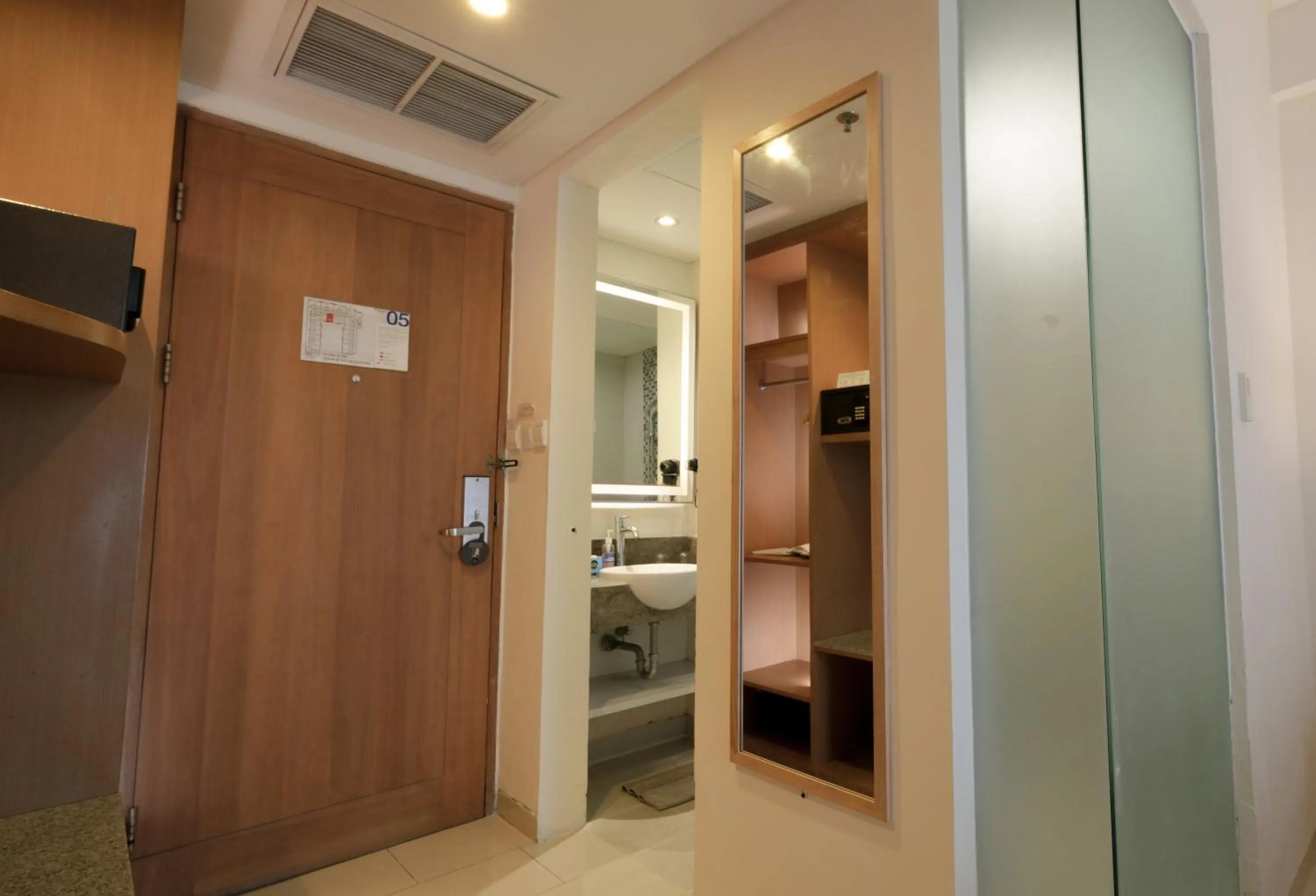 wardrobe in Zia Hotel Kuta