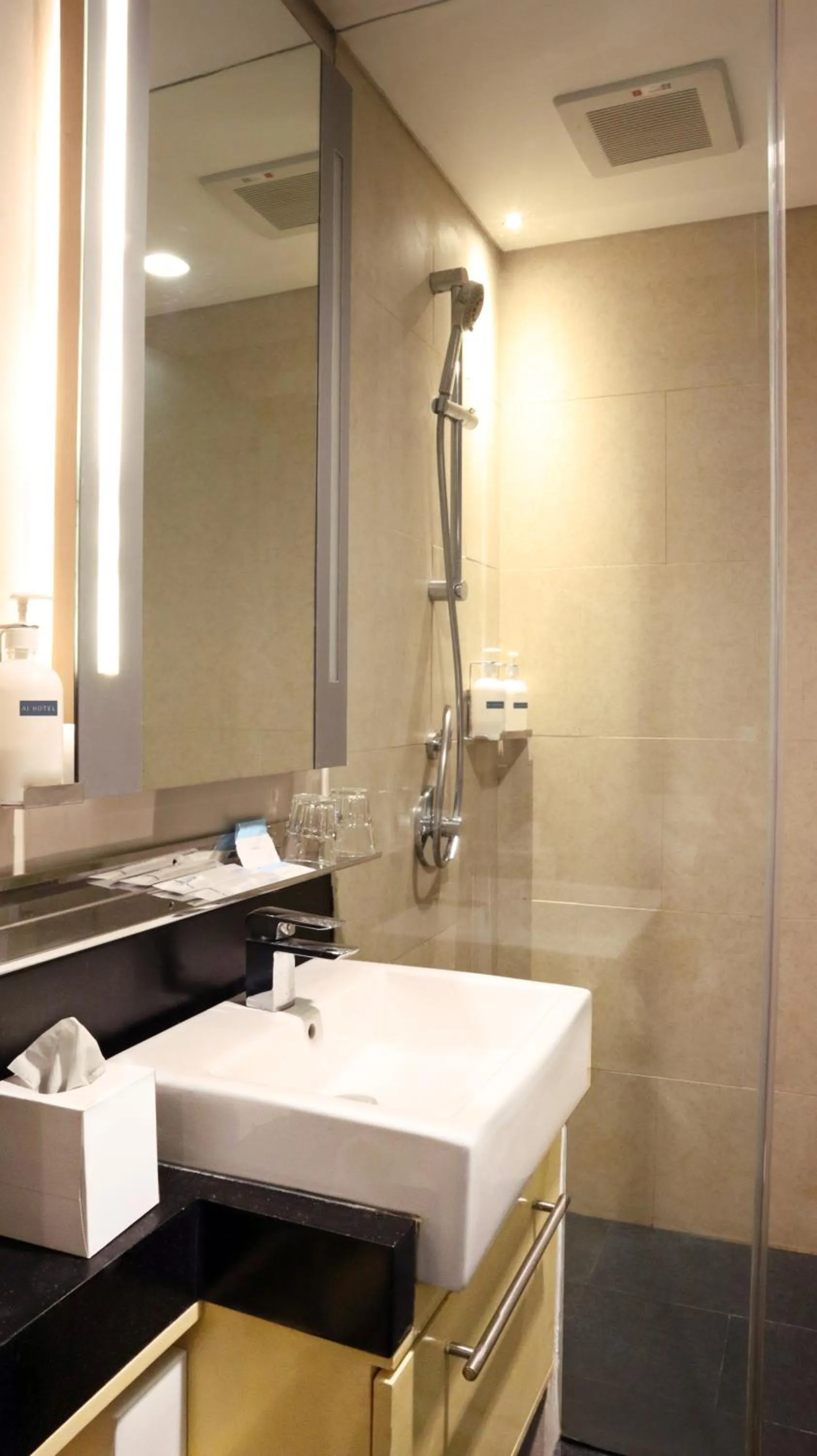 Bathroom in AI Hotel Jakarta Thamrin