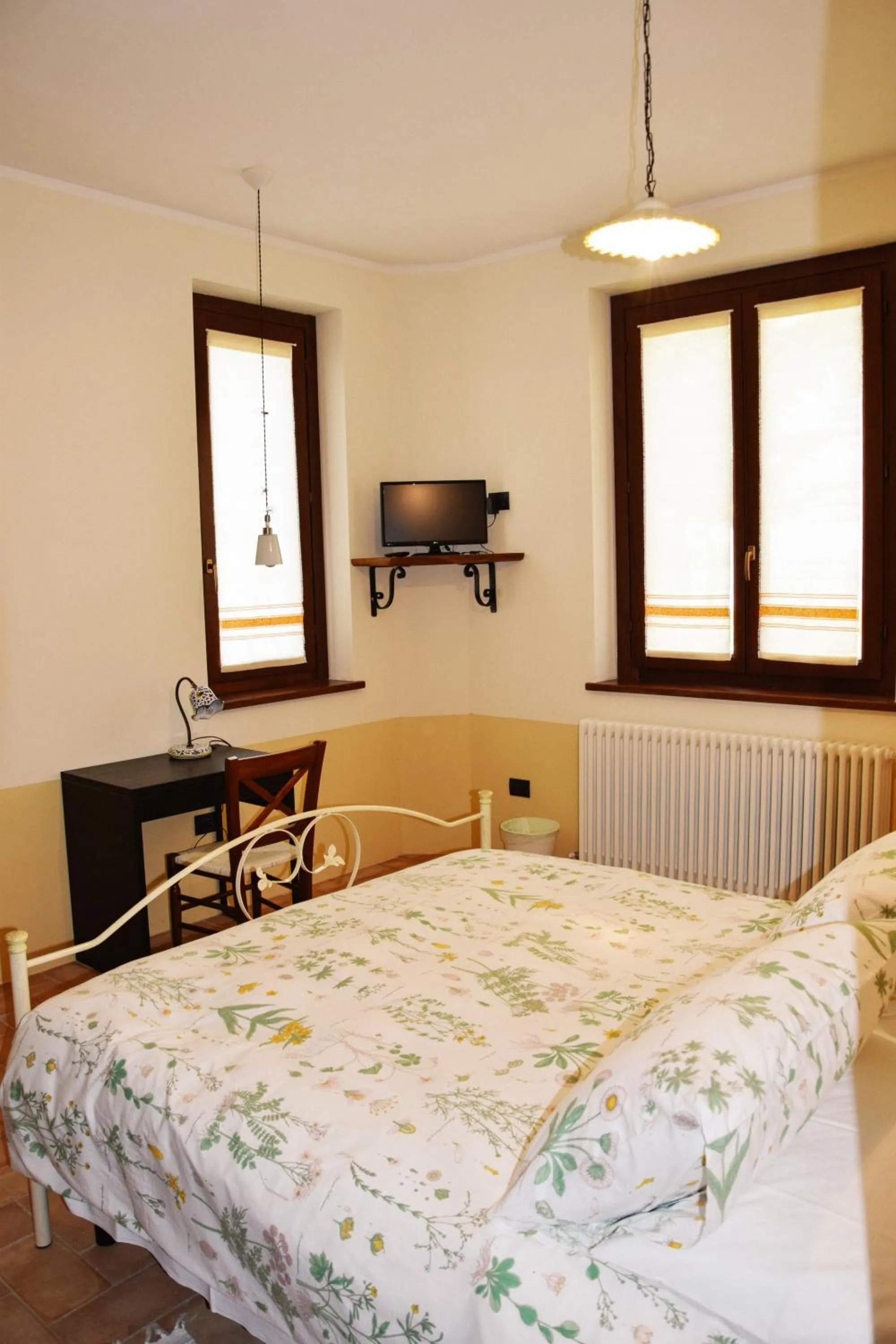Photo of the whole room, Bed in Alba dei Due Soli B&B