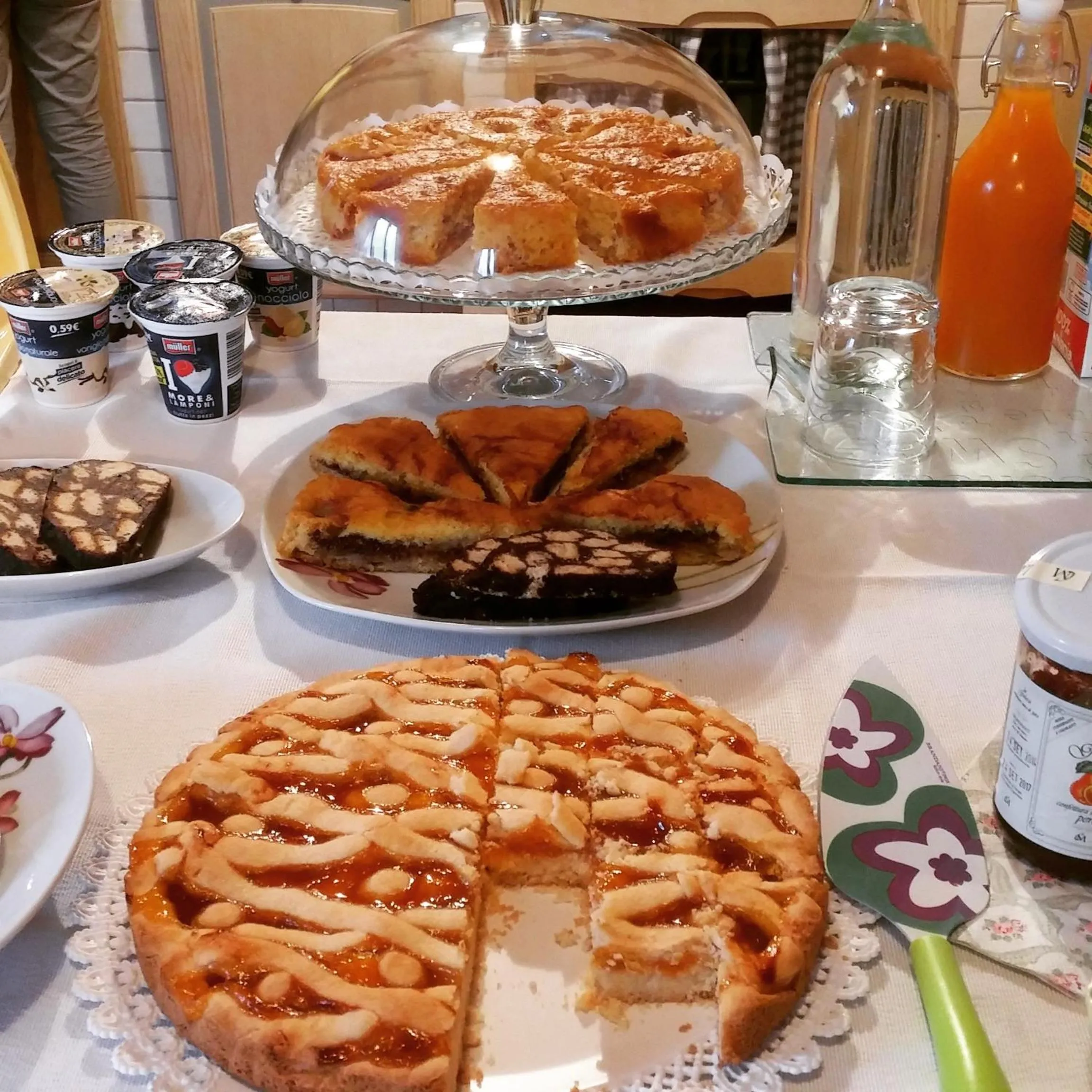 Buffet breakfast in Alba dei Due Soli B&B
