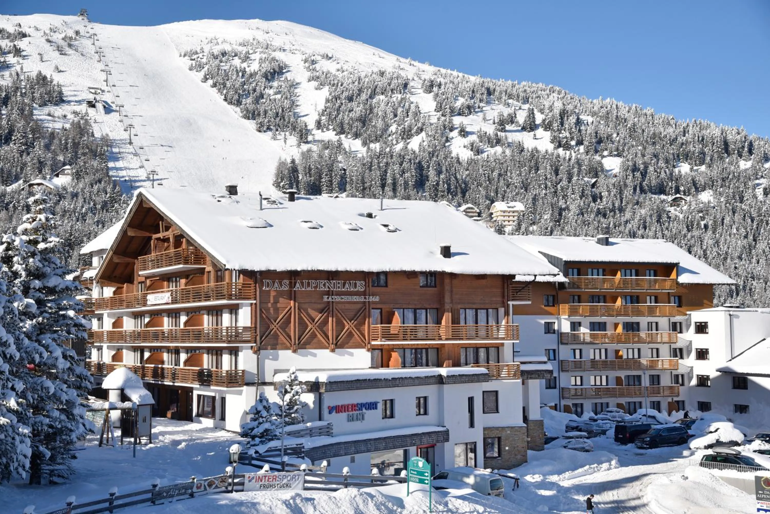 Property building in Das Alpenhaus Katschberg 1640 inkl Lungau Card