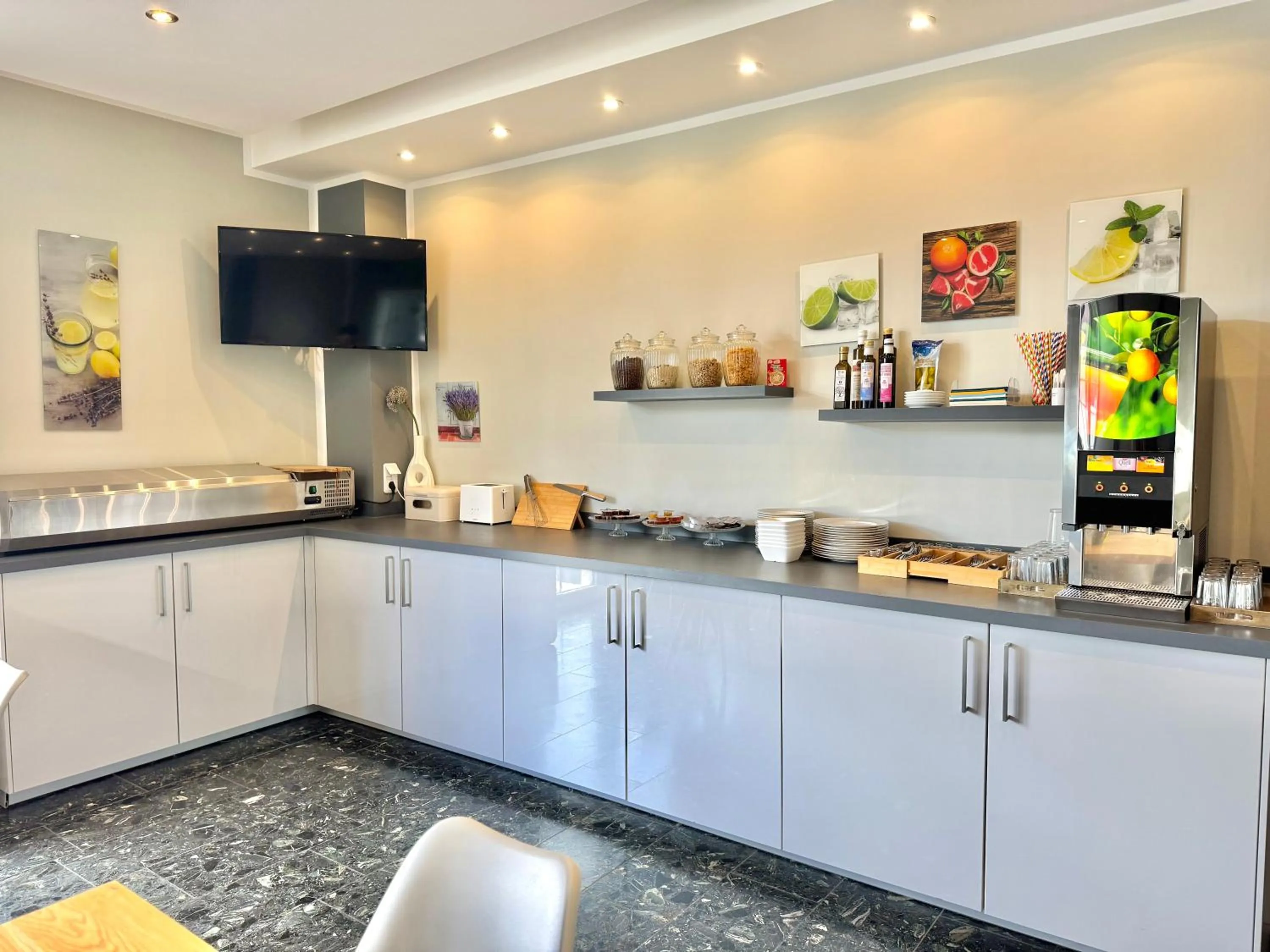 TV and multimedia in AR Boutique Hotel Heusenstamm