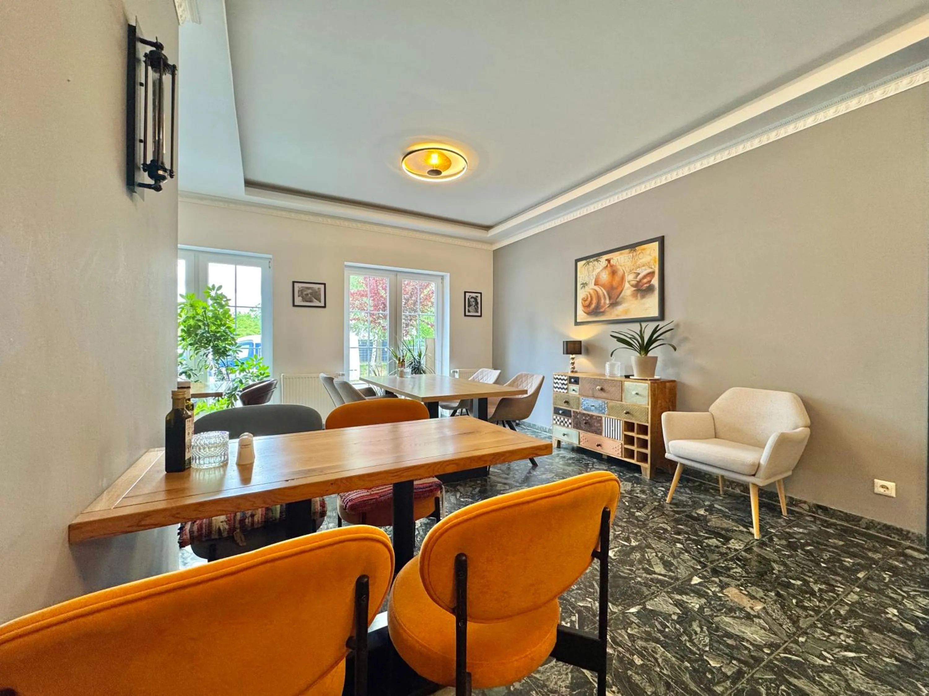 Lounge or bar in AR Boutique Hotel Heusenstamm