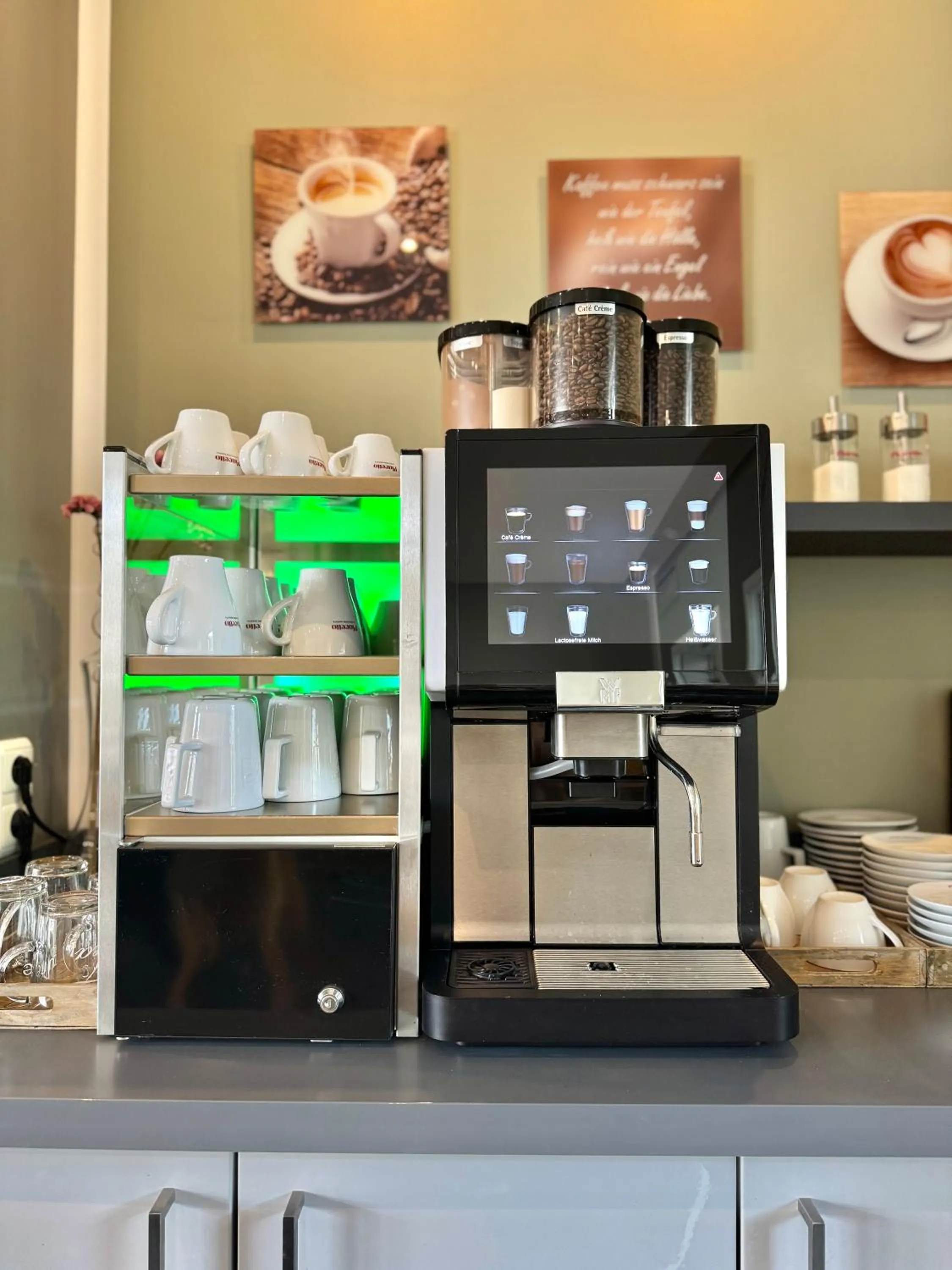 Coffee/tea facilities in AR Boutique Hotel Heusenstamm