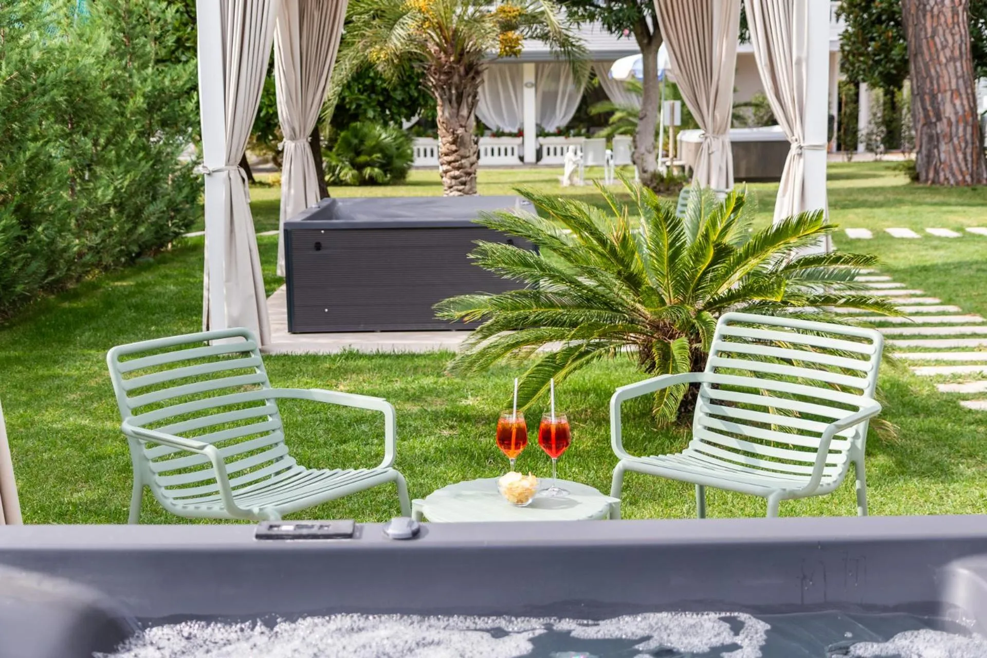 Hot Tub in Hotel Al Cigno