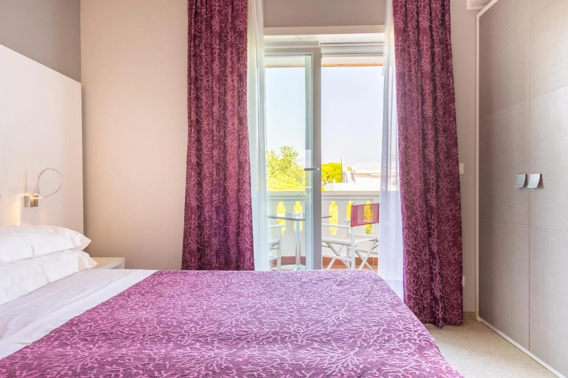 Balcony/Terrace, Bed in Hotel Al Cigno