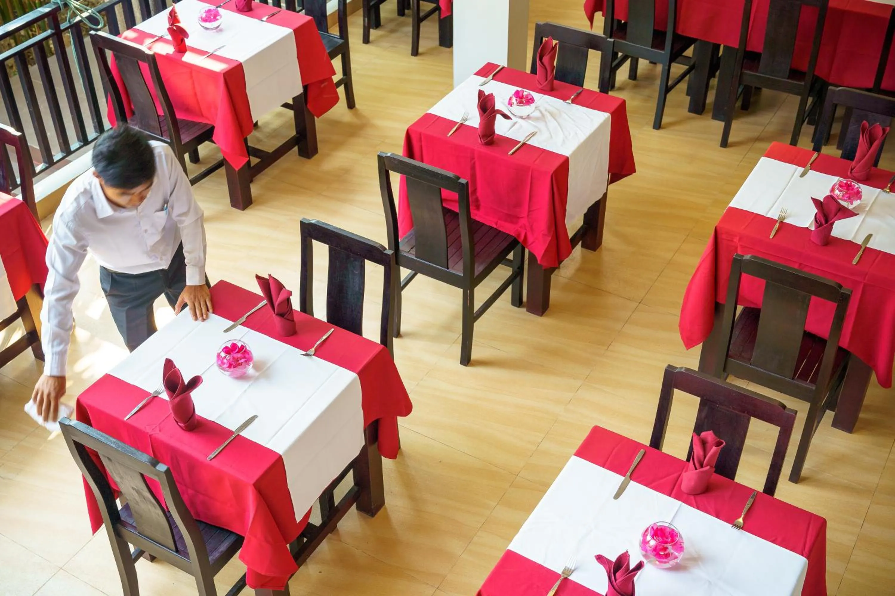 Restaurant/places to eat in Reveal Courtyard in Reveal Angkor