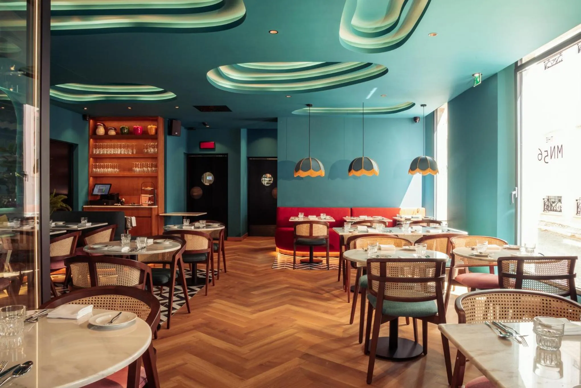 Restaurant/places to eat in The MN56 Hotel