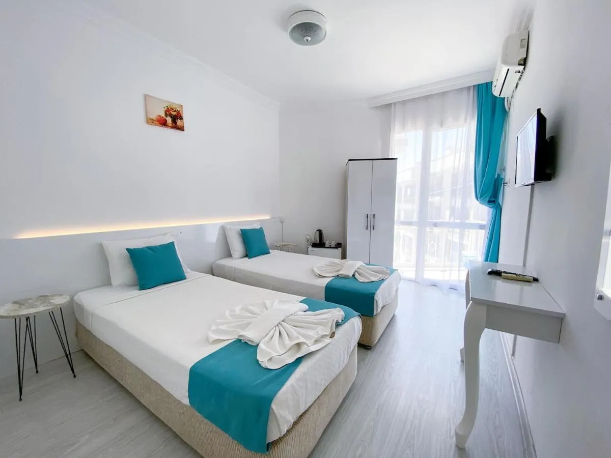 Çeşme Minerva Port Hotel