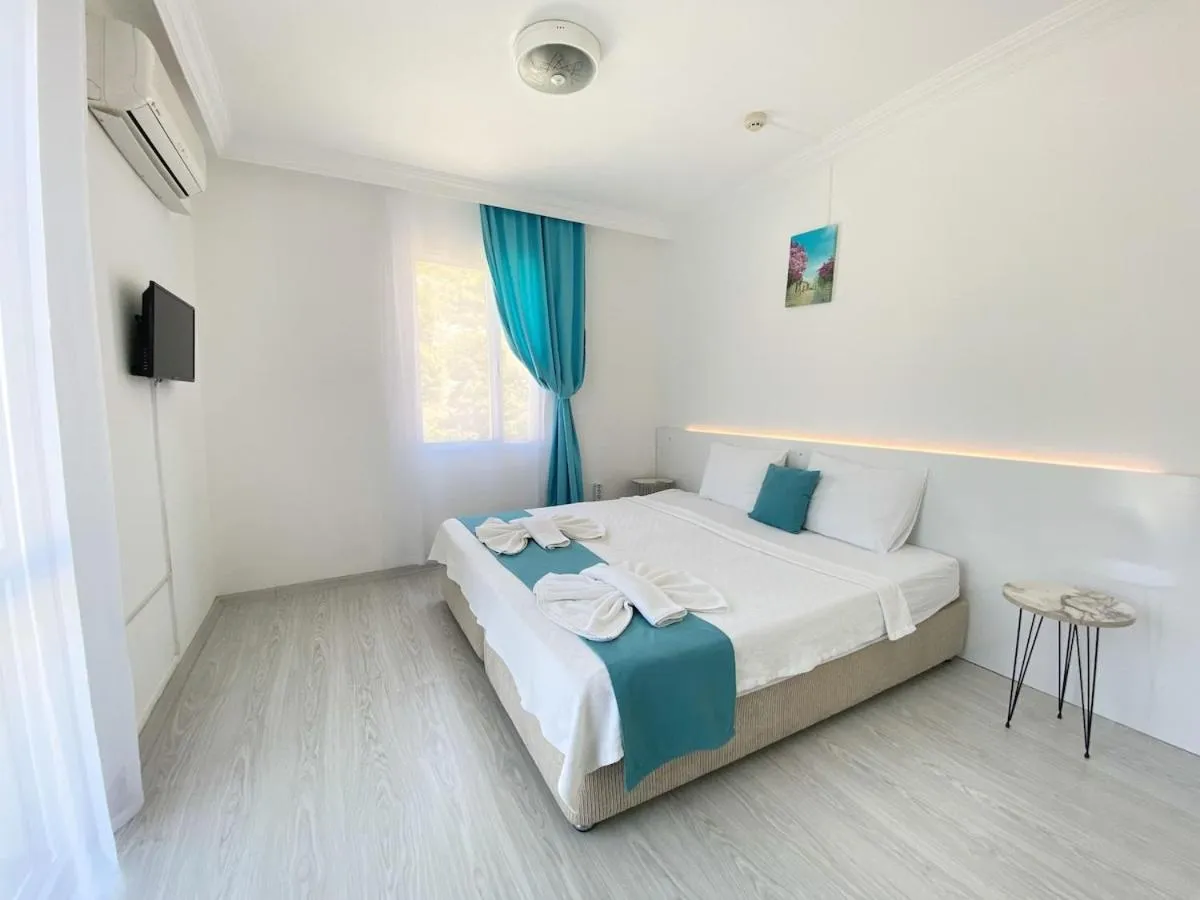 Çeşme Minerva Port Hotel