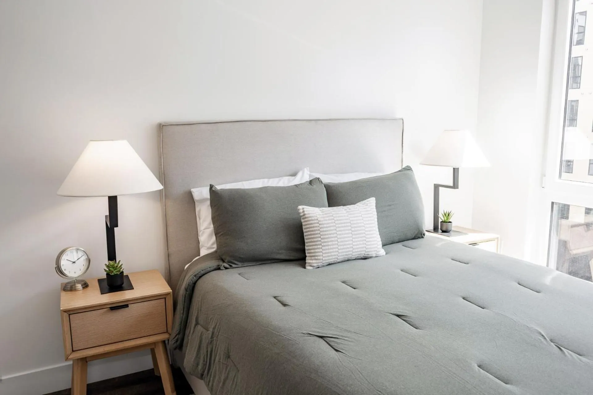 Bed in Anthem House Huntsville MidCity, powered by Placemakr