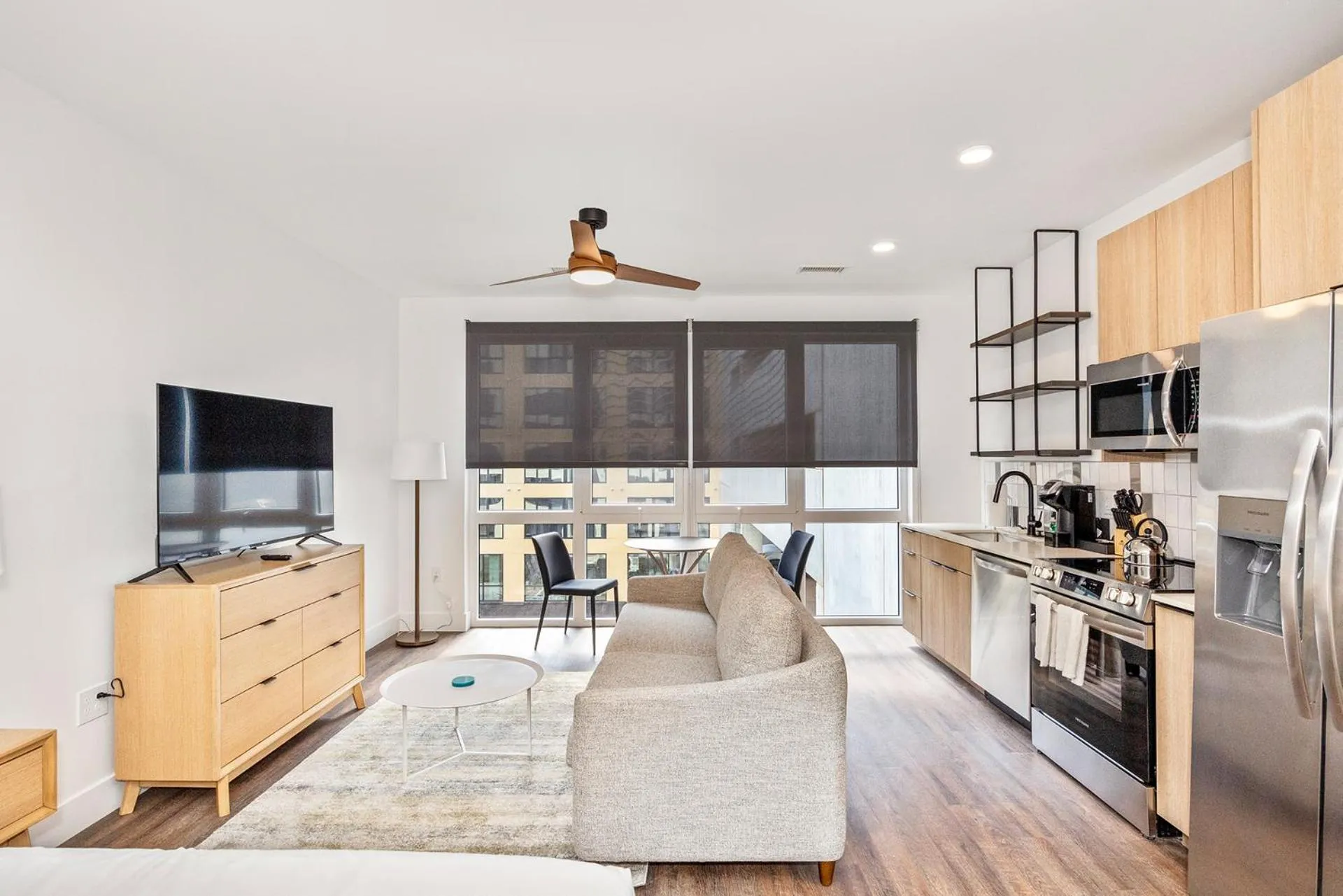 Kitchen or kitchenette in Anthem House Huntsville MidCity, powered by Placemakr