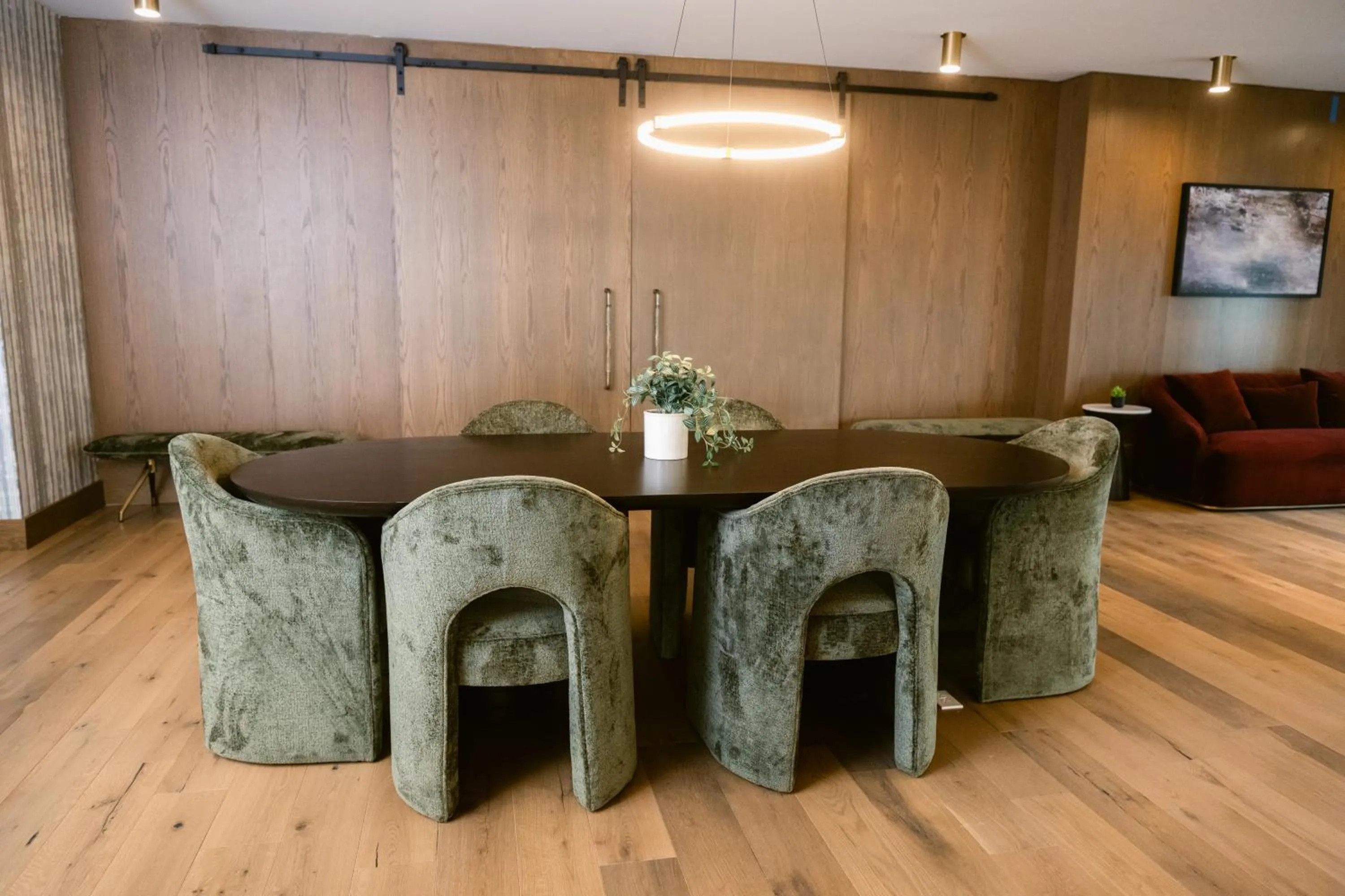 Meeting/conference room in Anthem House Huntsville MidCity, powered by Placemakr