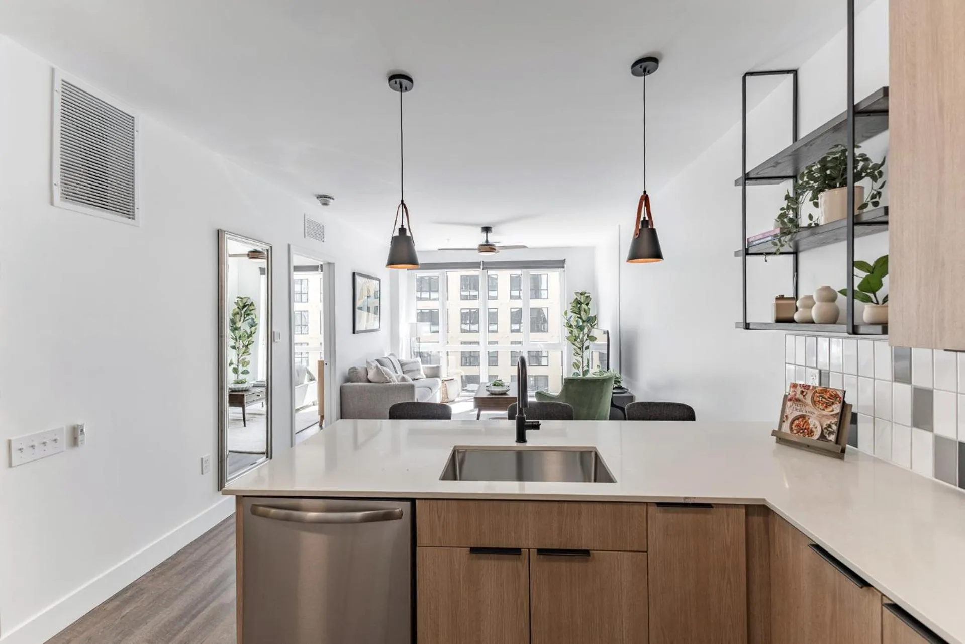 Kitchen or kitchenette in Anthem House Huntsville MidCity, powered by Placemakr