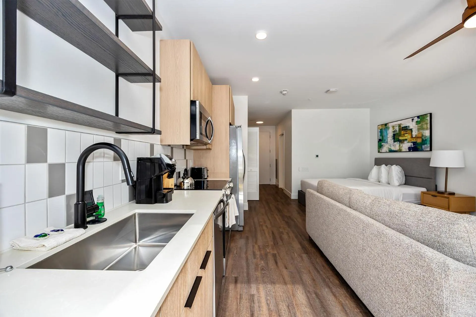 Kitchen or kitchenette in Anthem House Huntsville MidCity, powered by Placemakr